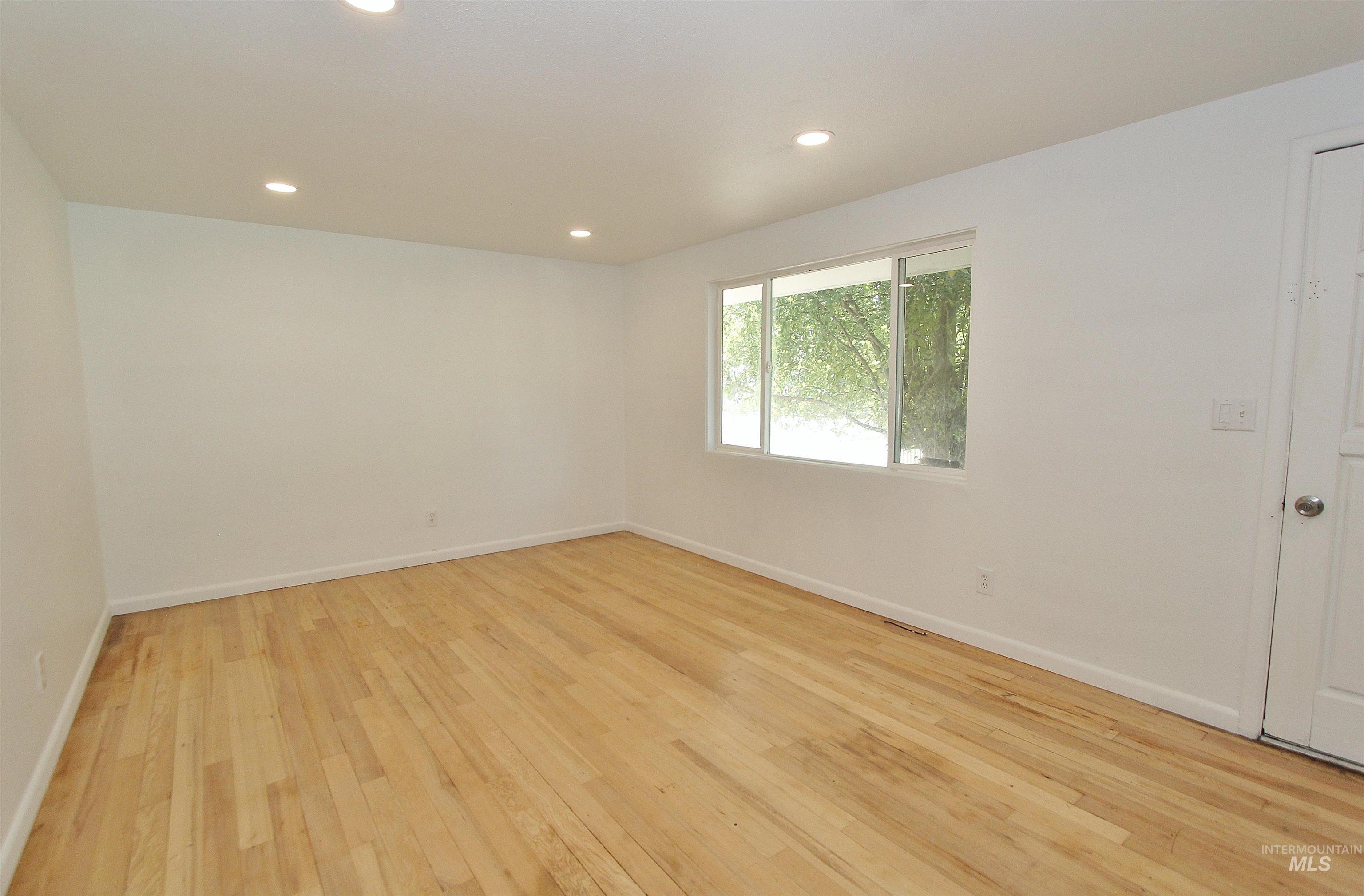 4026 N Christine St Property Photo 2