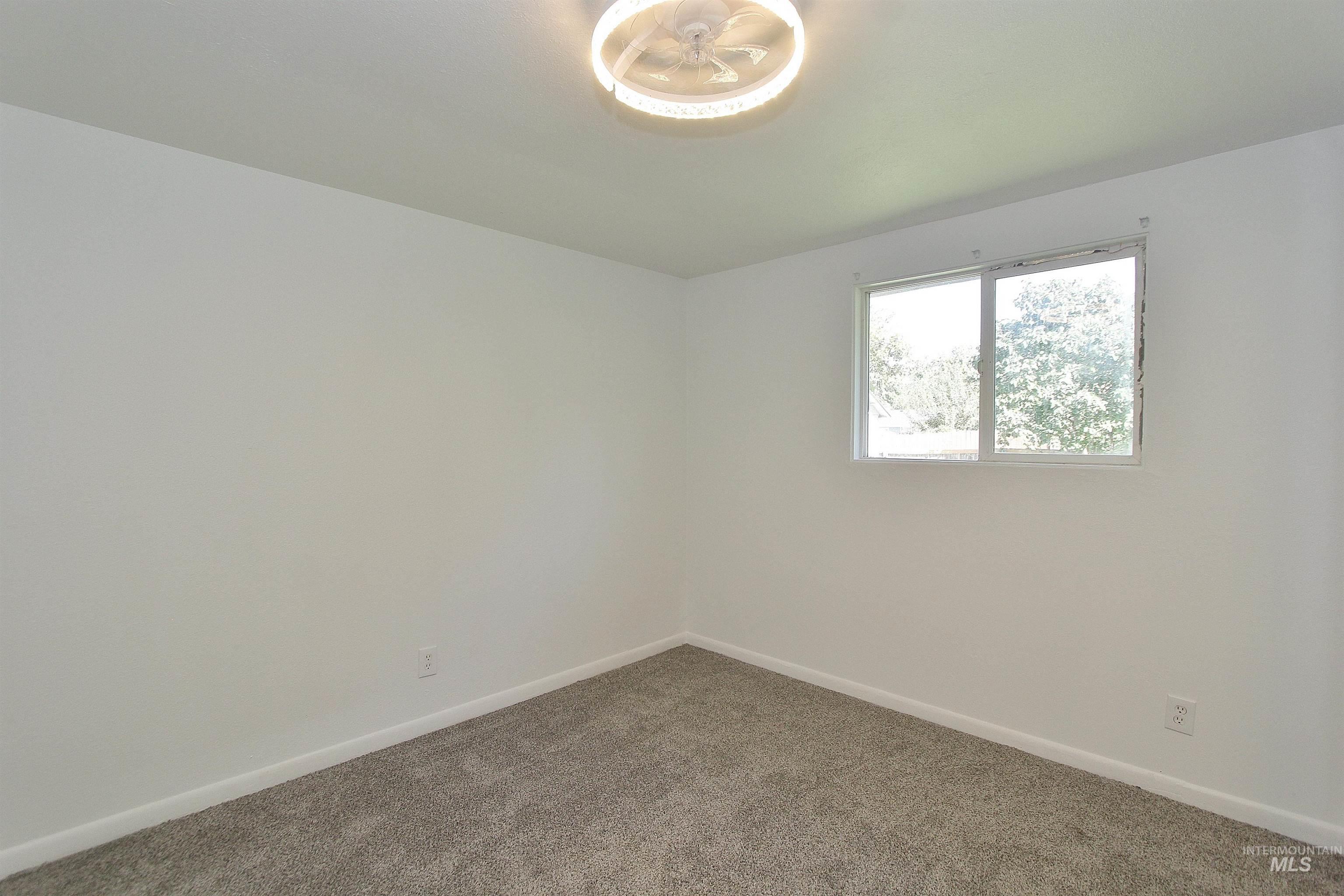 4026 N Christine St Property Photo 10