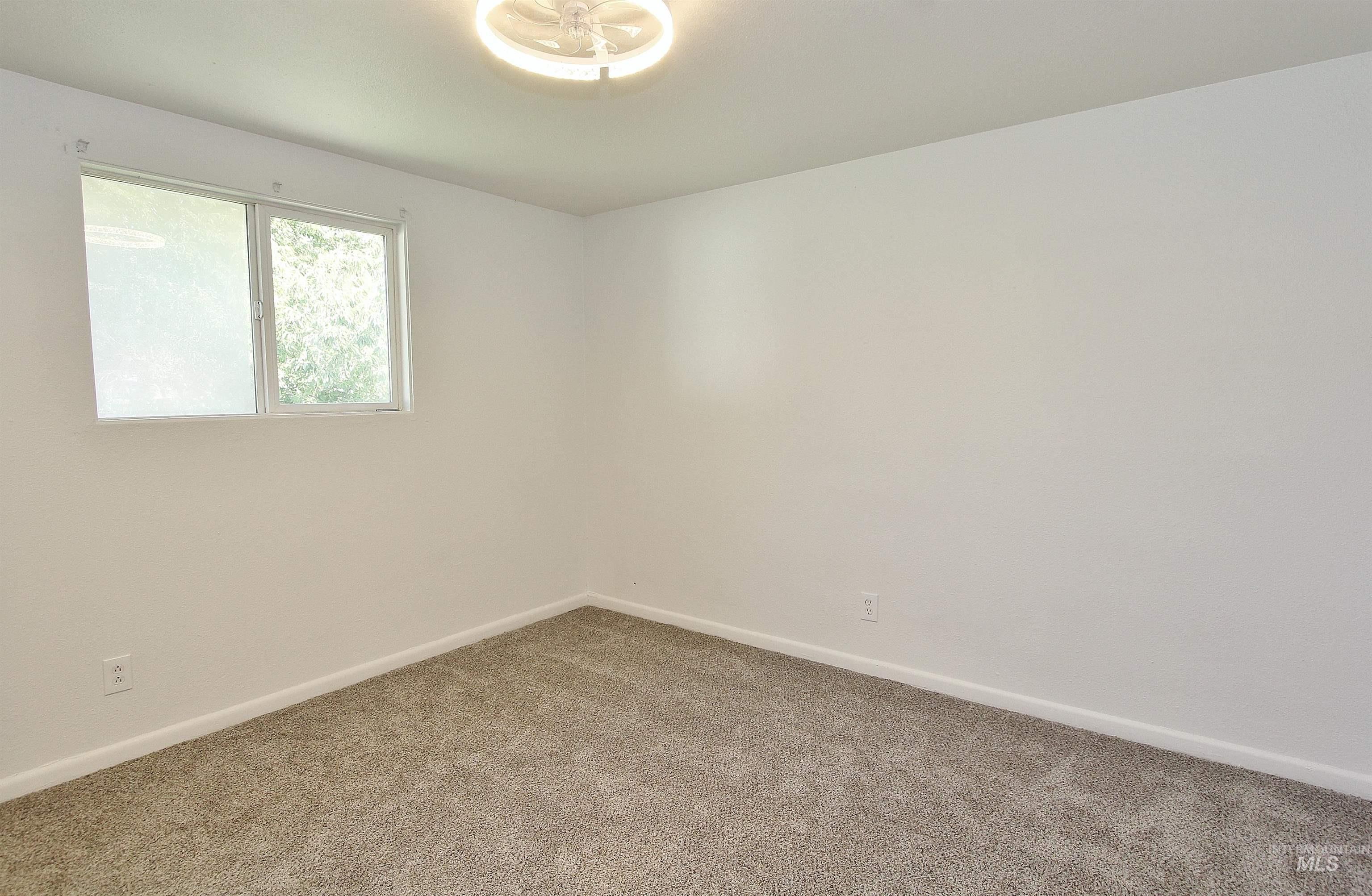 4026 N Christine St Property Photo 13