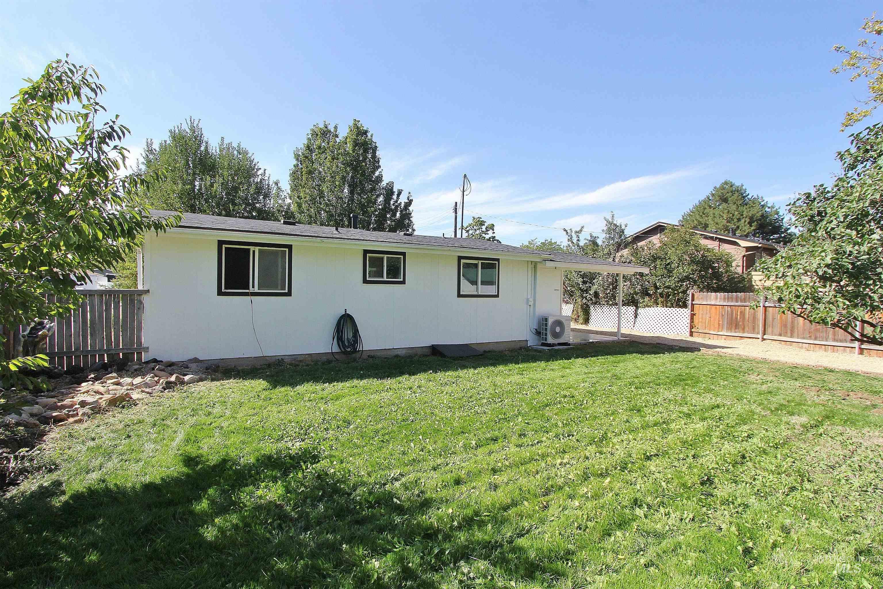 4026 N Christine St Property Photo 16