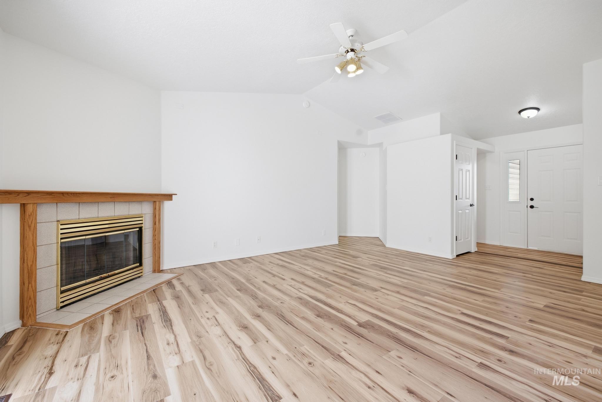 978 Aspenwood Ln Property Photo 17