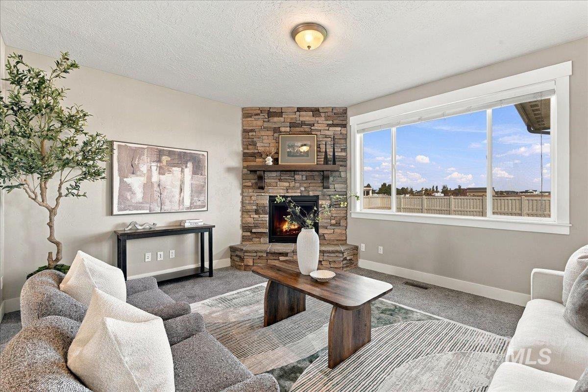 1122 W Seldovia Dr Property Photo 6