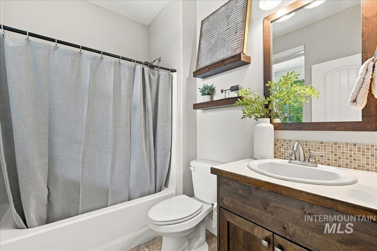 1122 W Seldovia Dr Property Photo 23