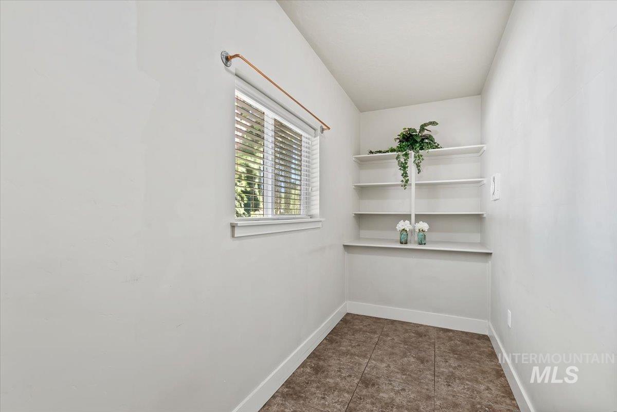 908 Walnut St Property Photo 27