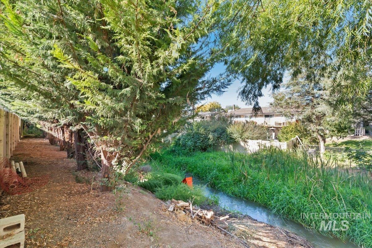 908 Walnut St Property Photo 29