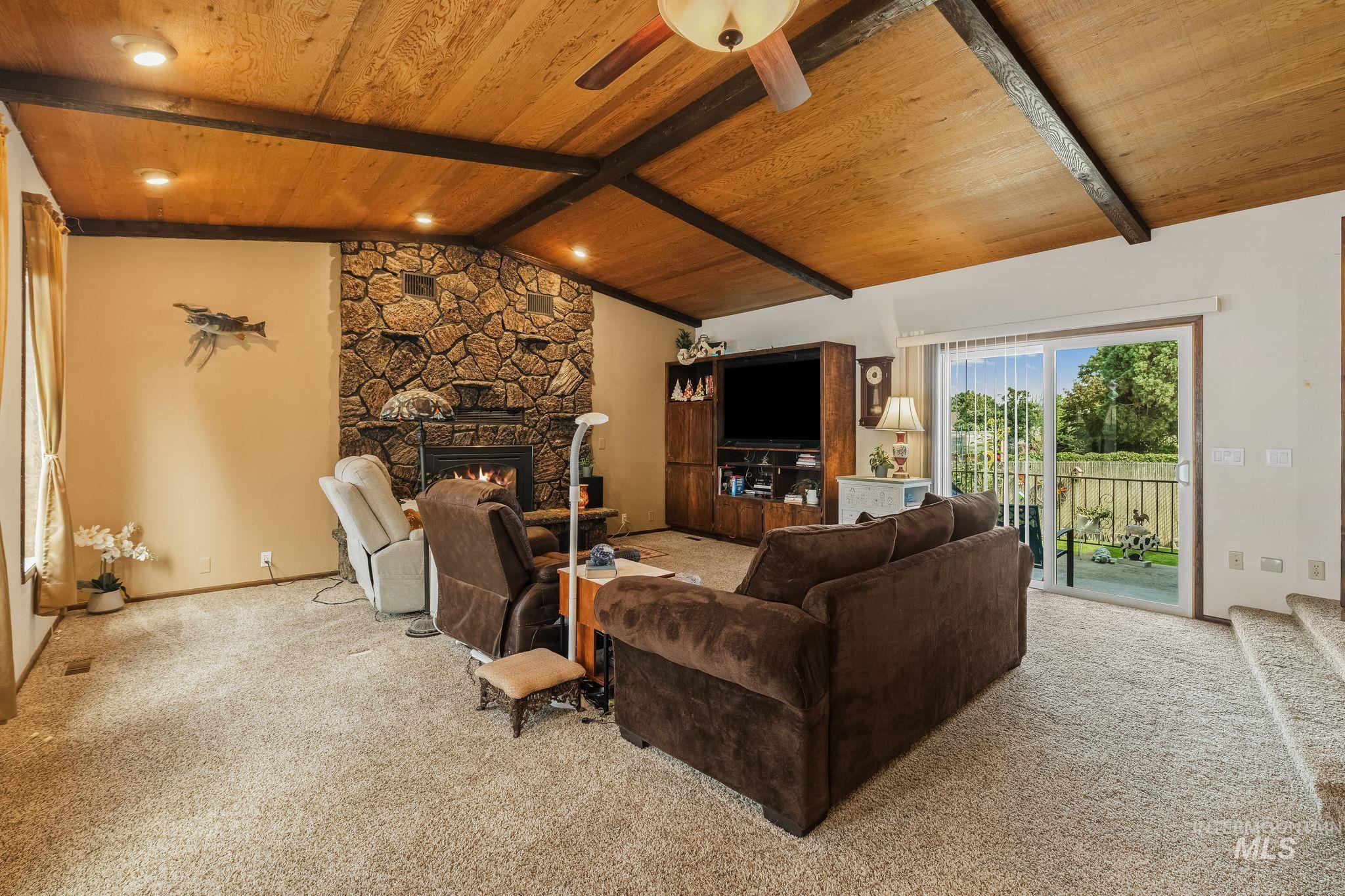 1231 Airway Ave Property Photo 8
