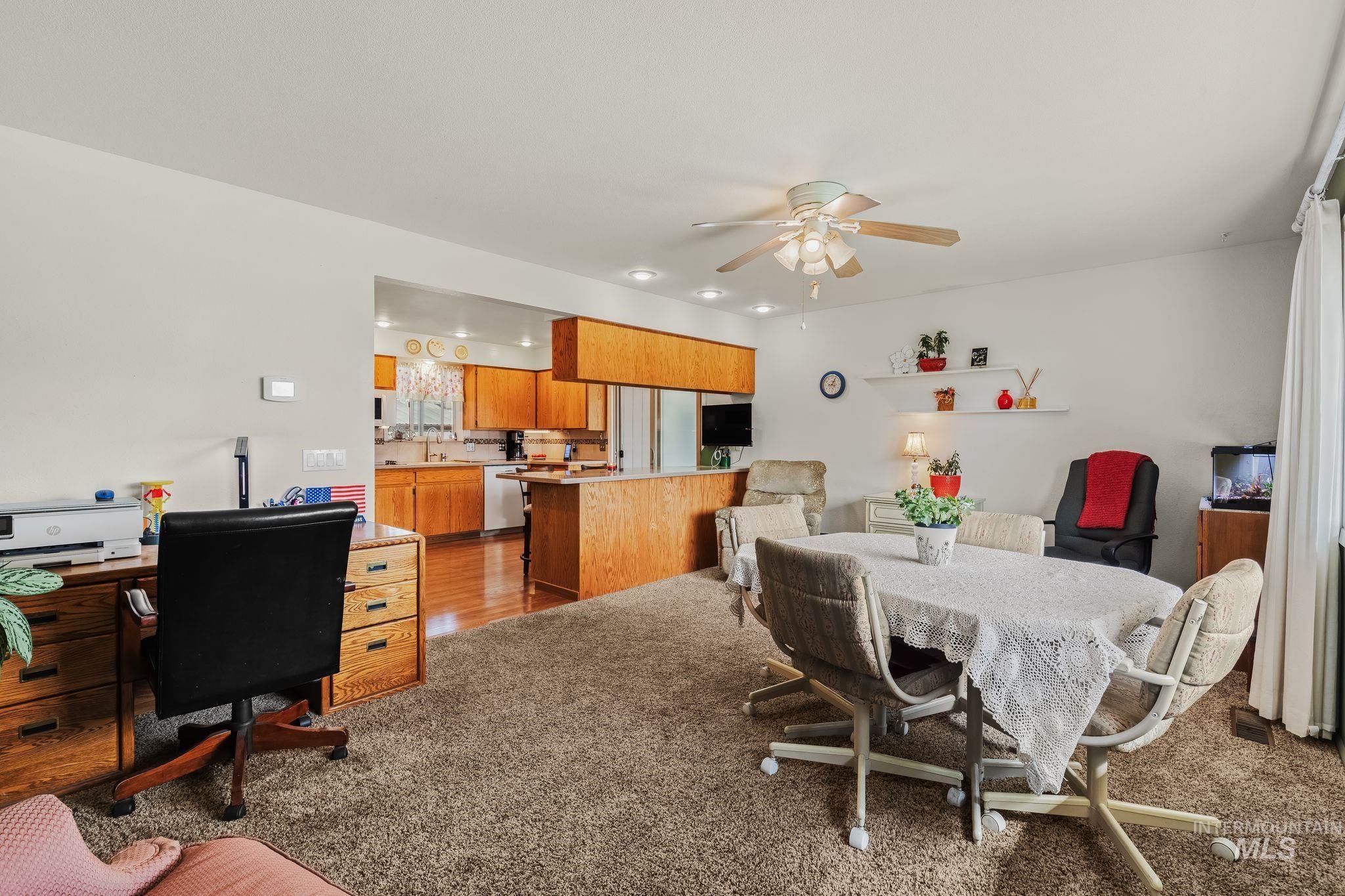 1231 Airway Ave Property Photo 14