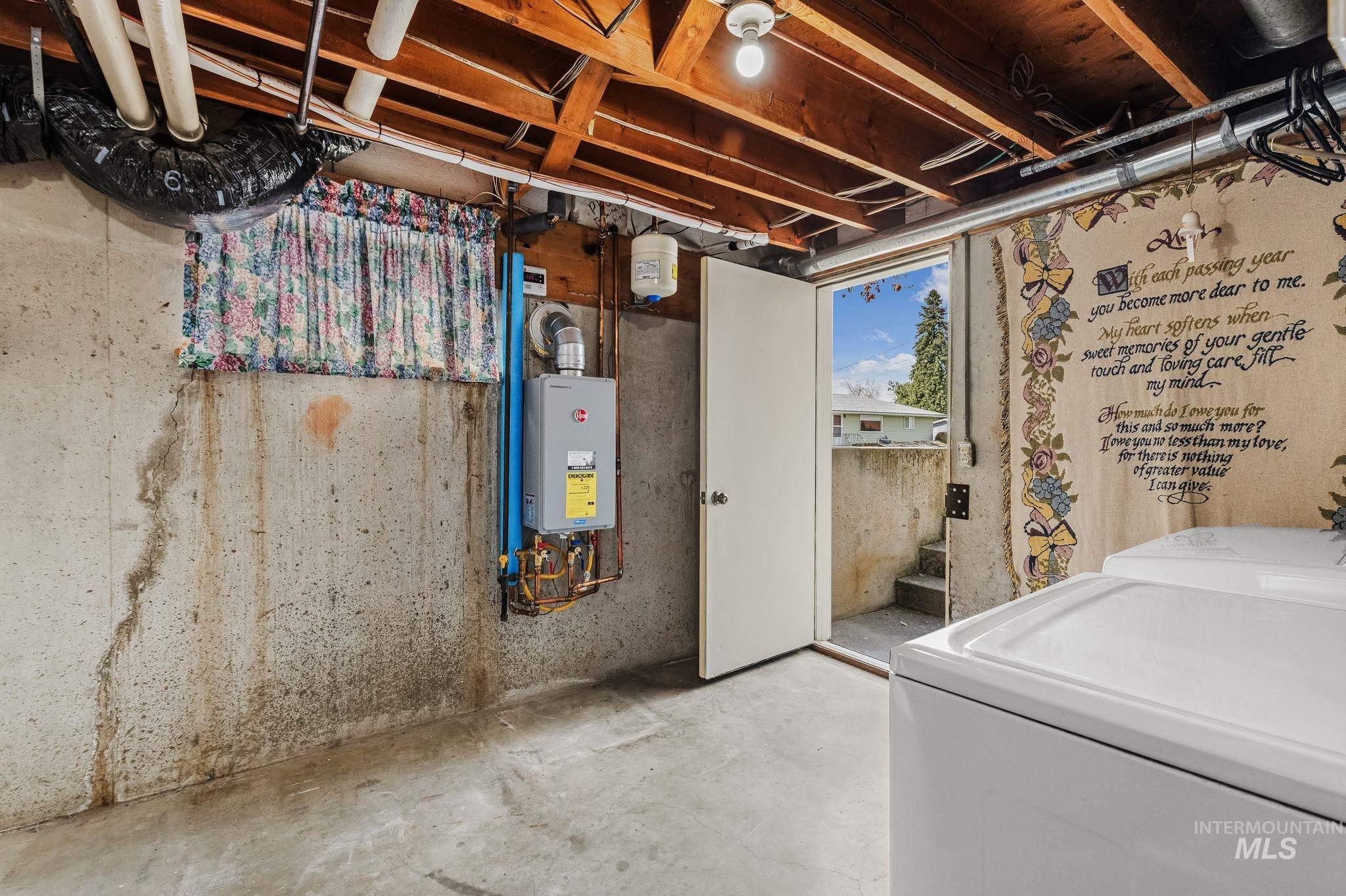 1231 Airway Ave Property Photo 26
