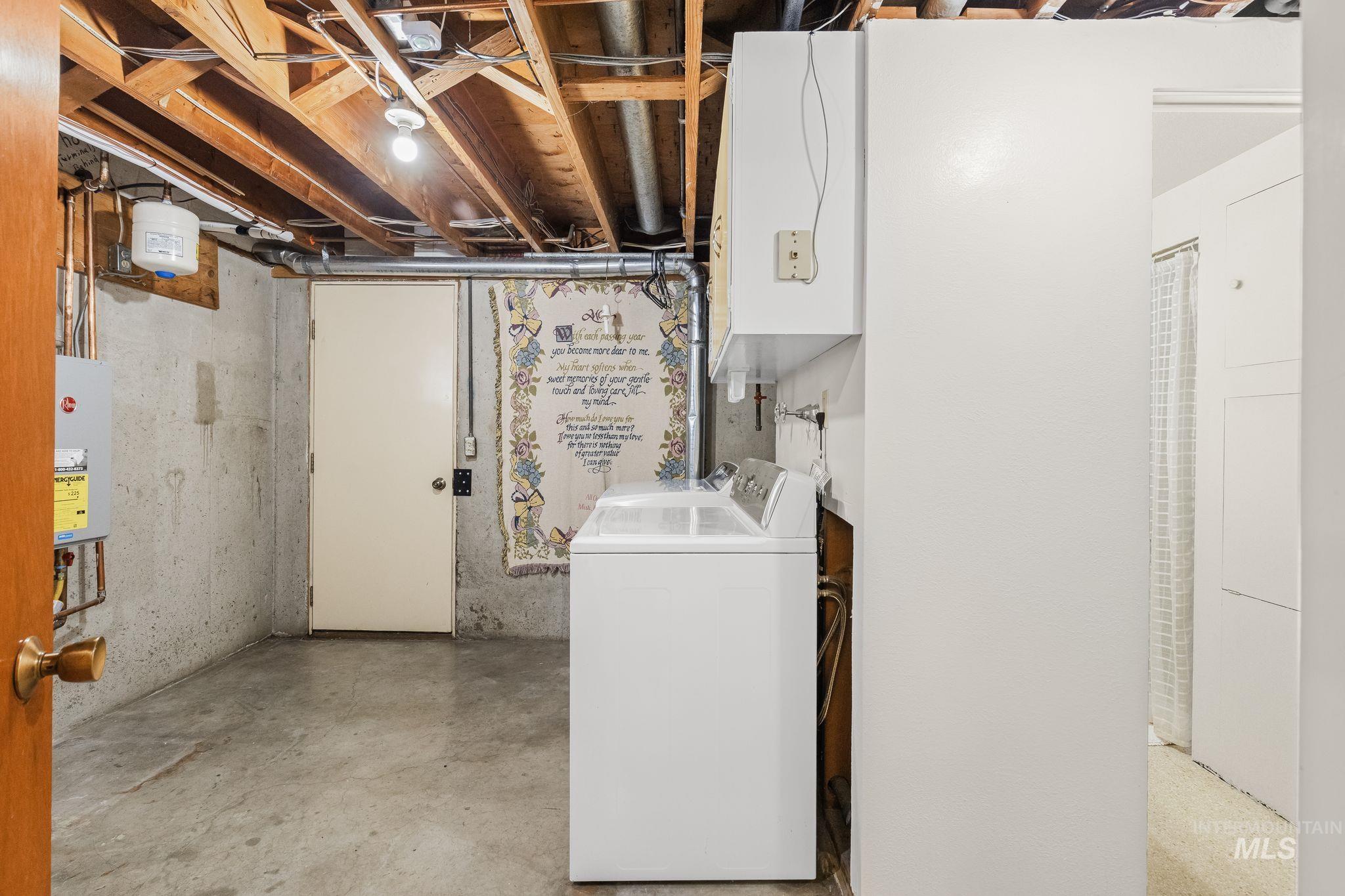 1231 Airway Ave Property Photo 28