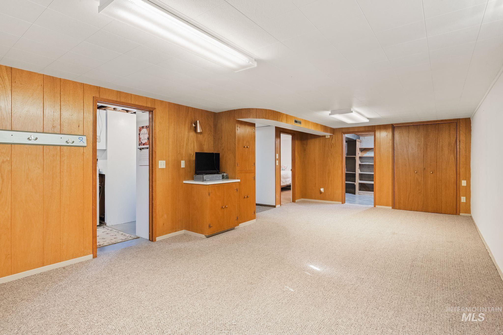 1231 Airway Ave Property Photo 30