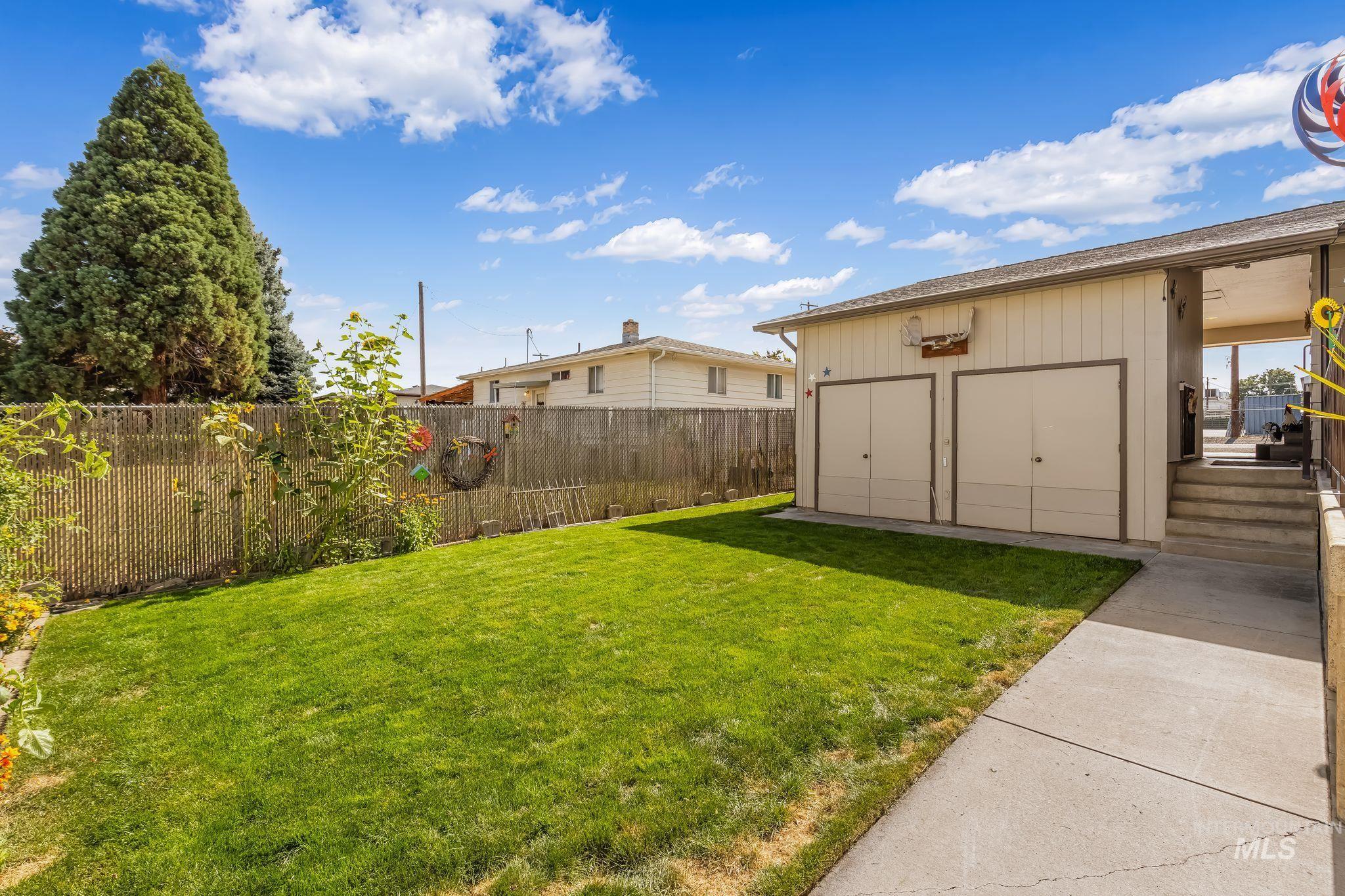 1231 Airway Ave Property Photo 35