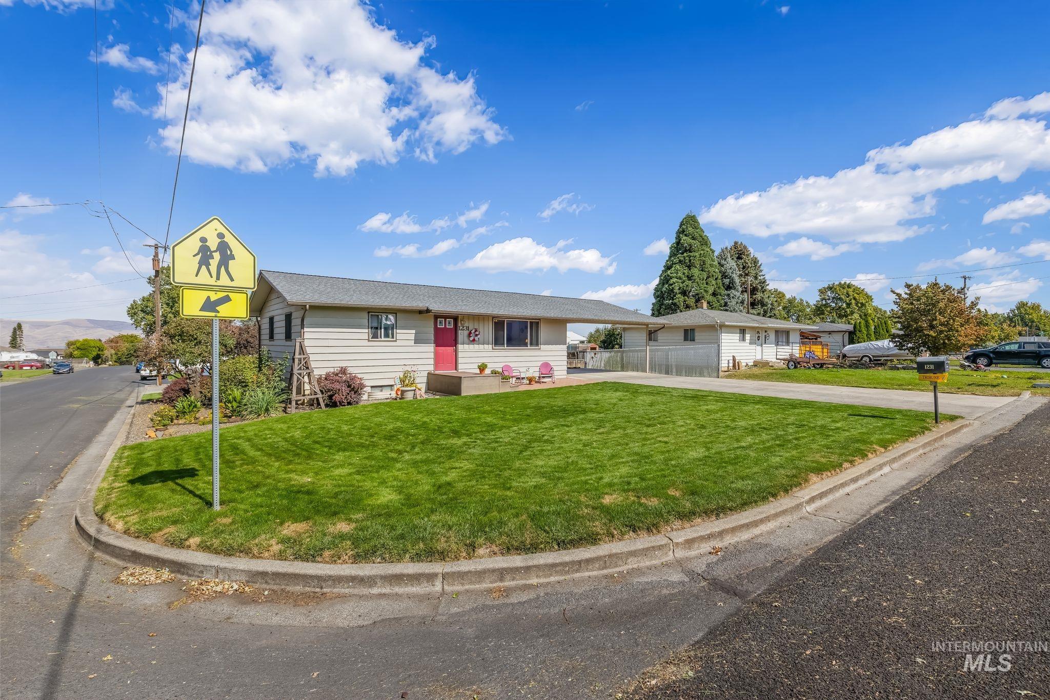 1231 Airway Ave Property Photo 44