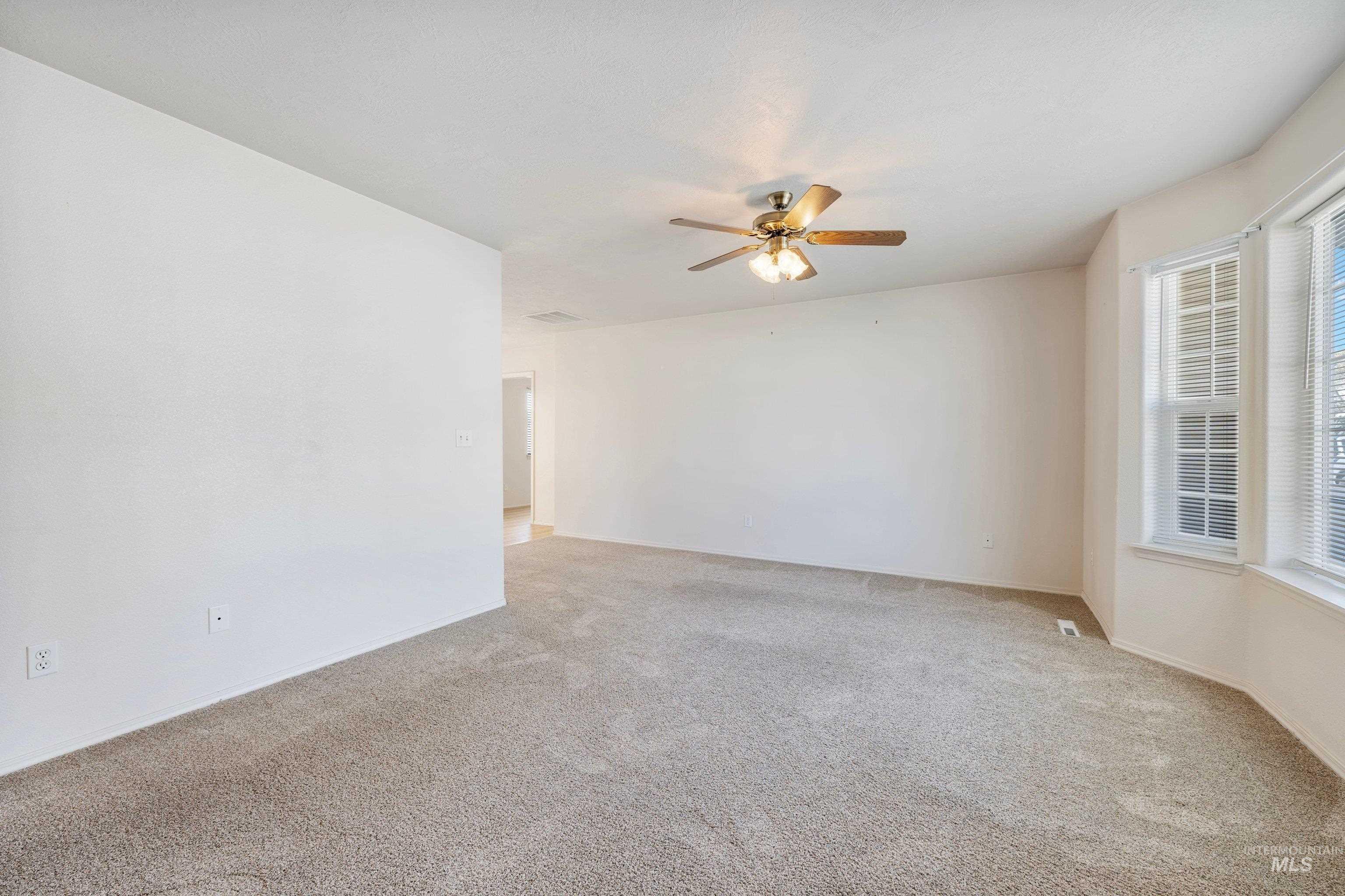 2110 Glenn Way Property Photo 8