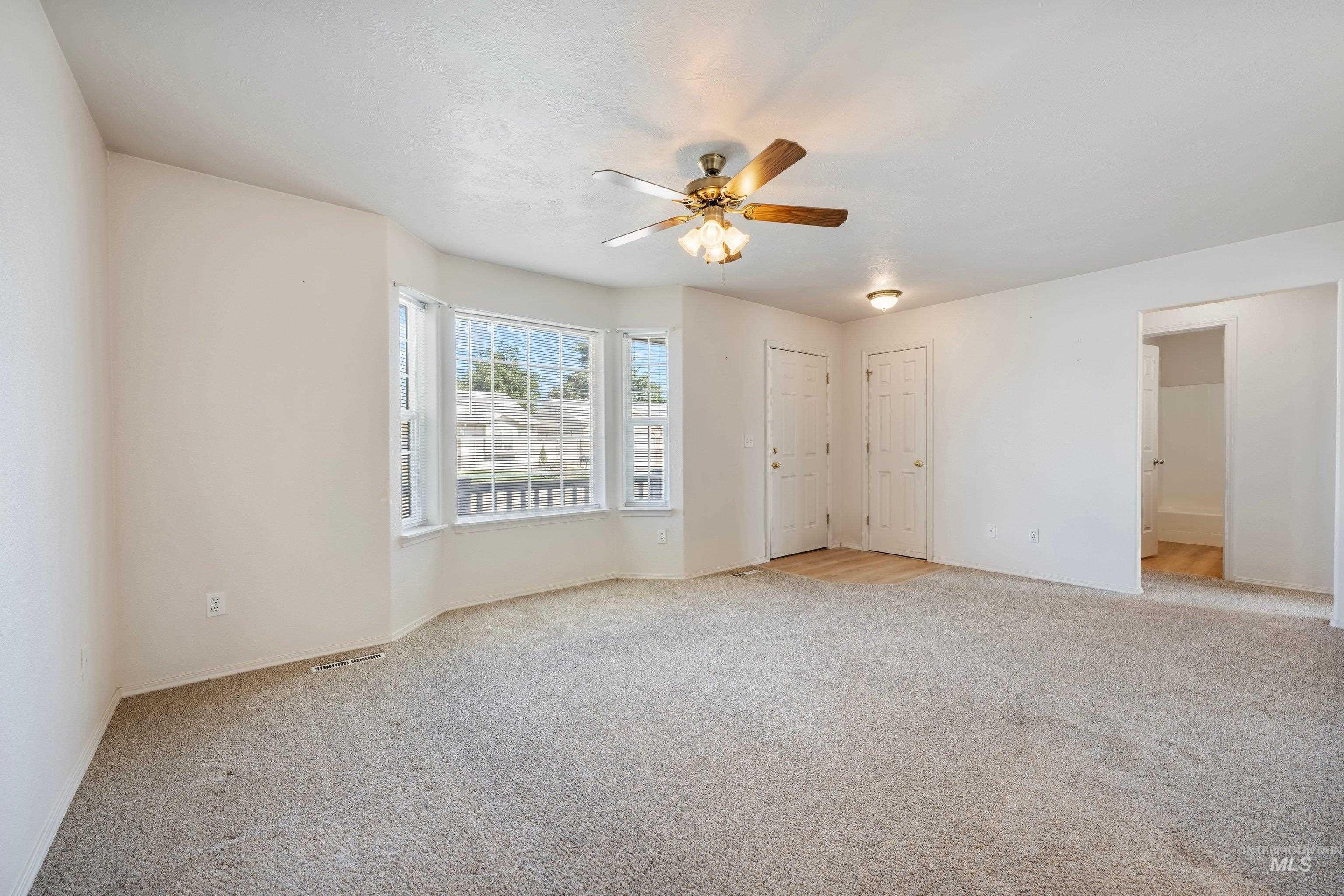 2110 Glenn Way Property Photo 9
