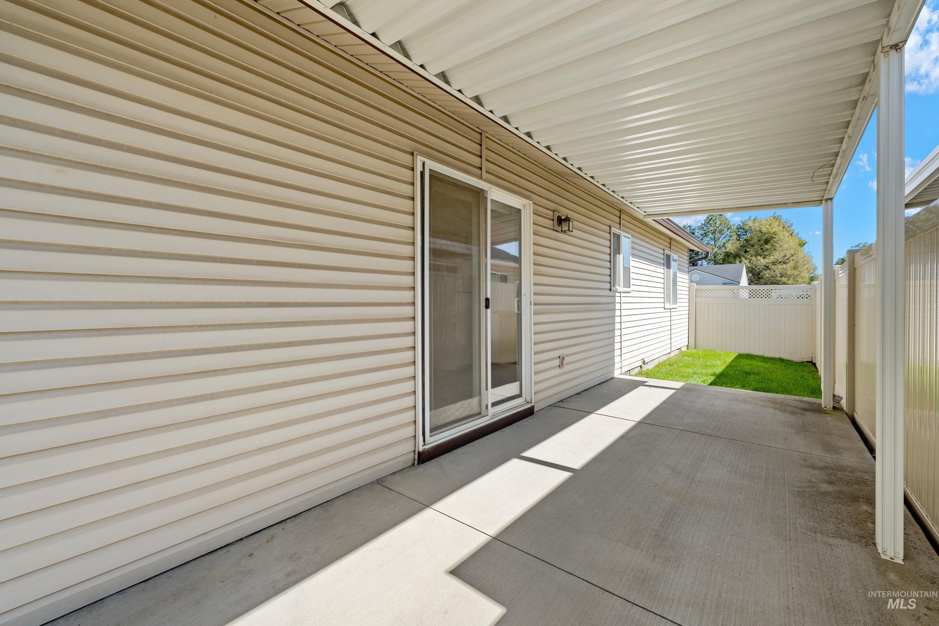 2110 Glenn Way Property Photo 27