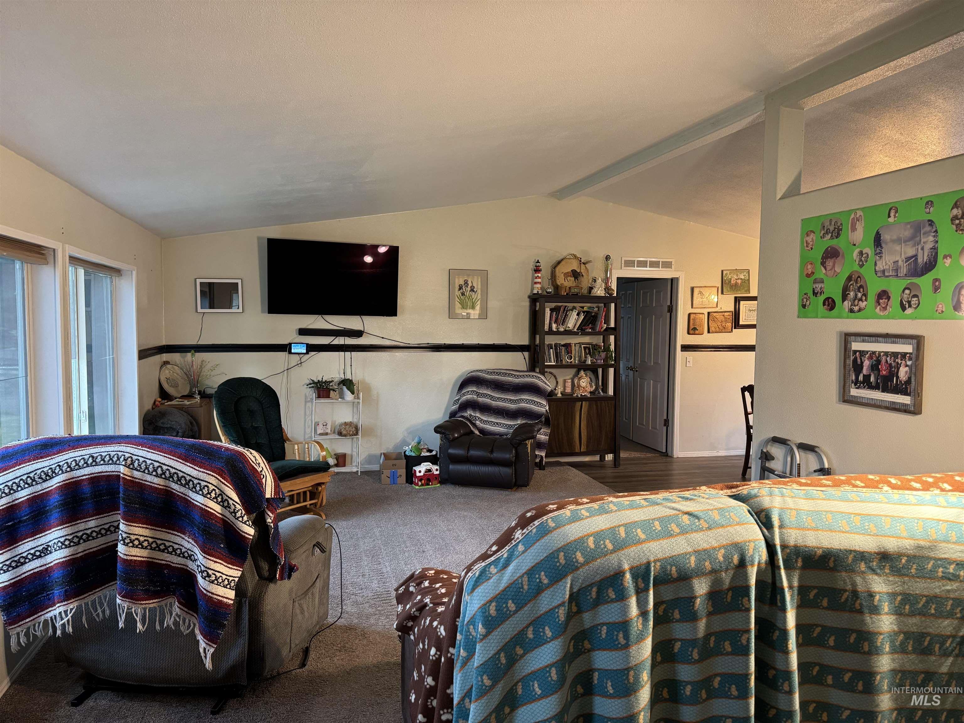 923 Colorado Street Property Photo 4