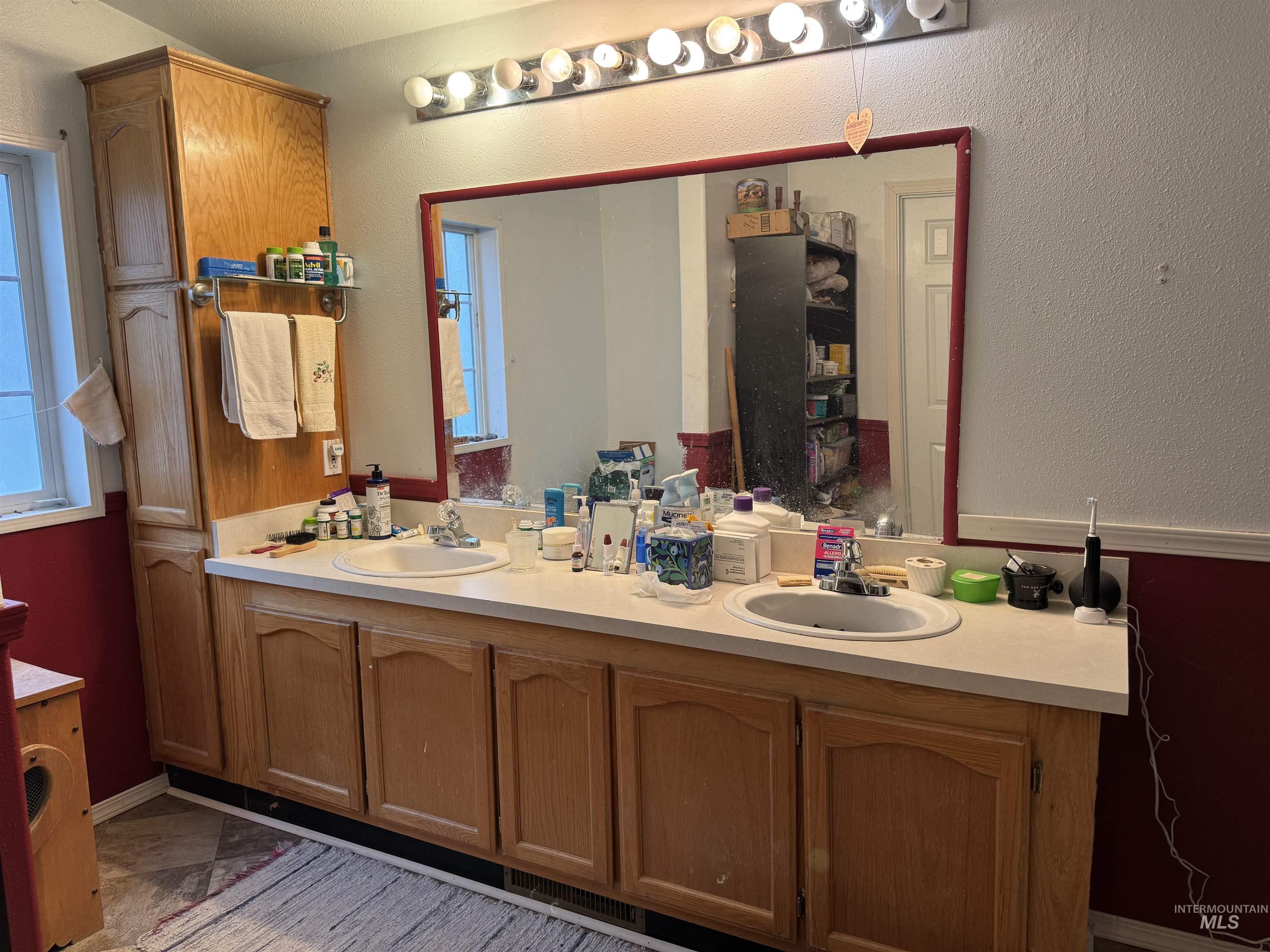 923 Colorado Street Property Photo 11