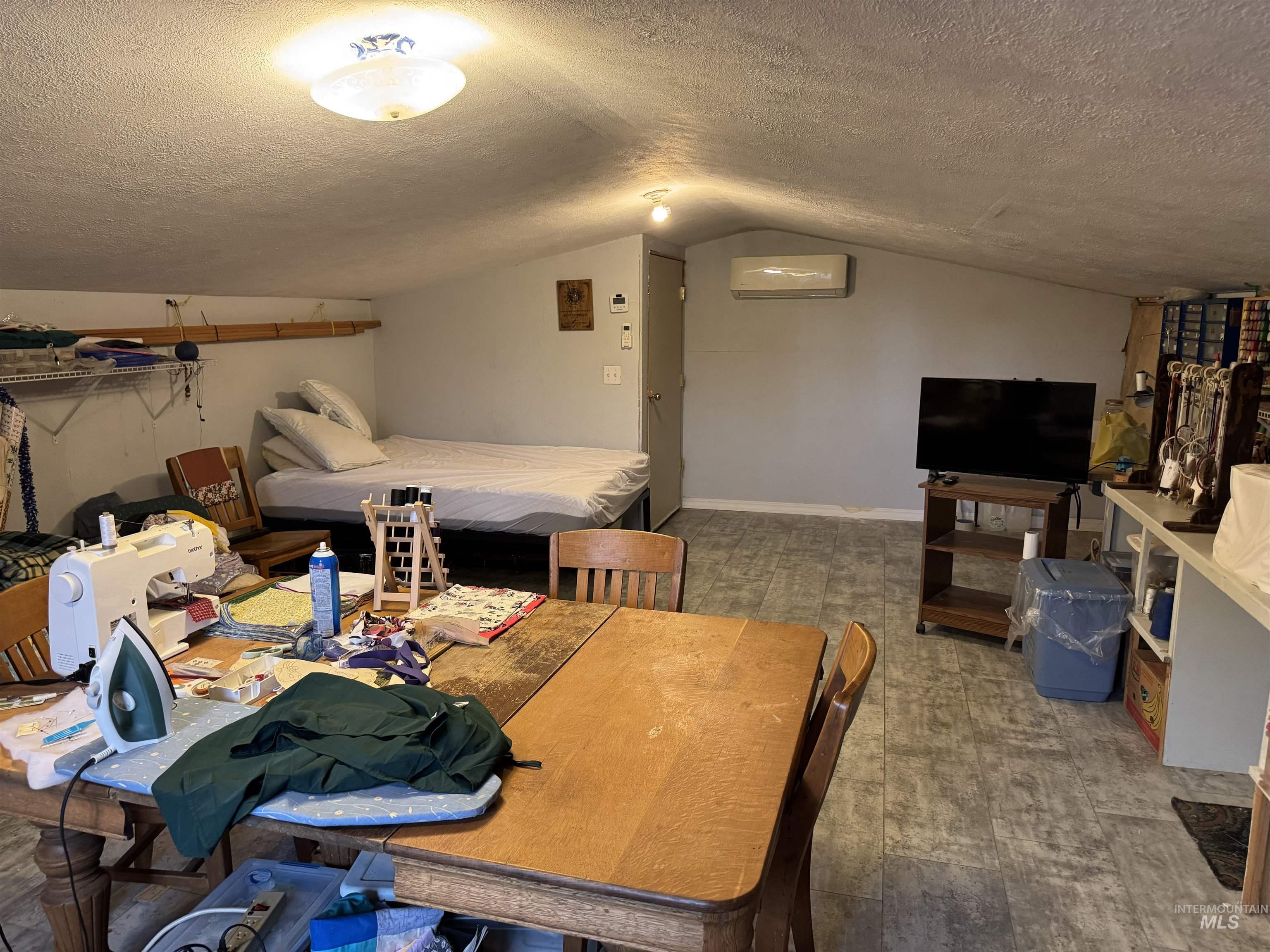 923 Colorado Street Property Photo 18