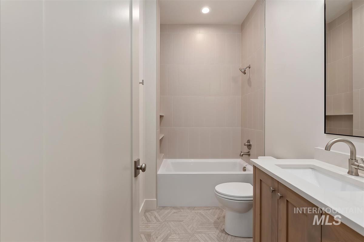 3451 W Parodin St. Property Photo 32