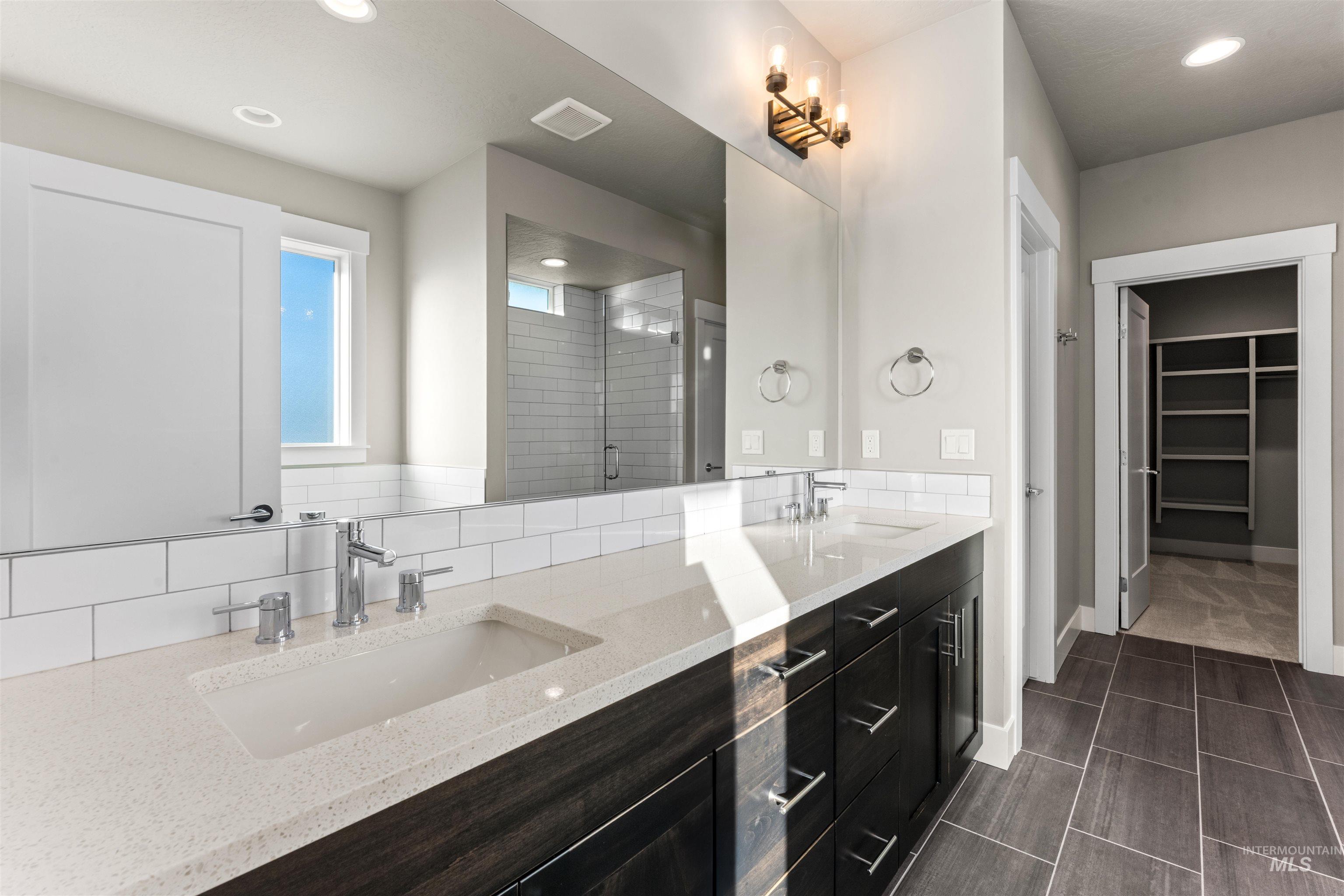 8081 Tandy Cove St Property Photo 23