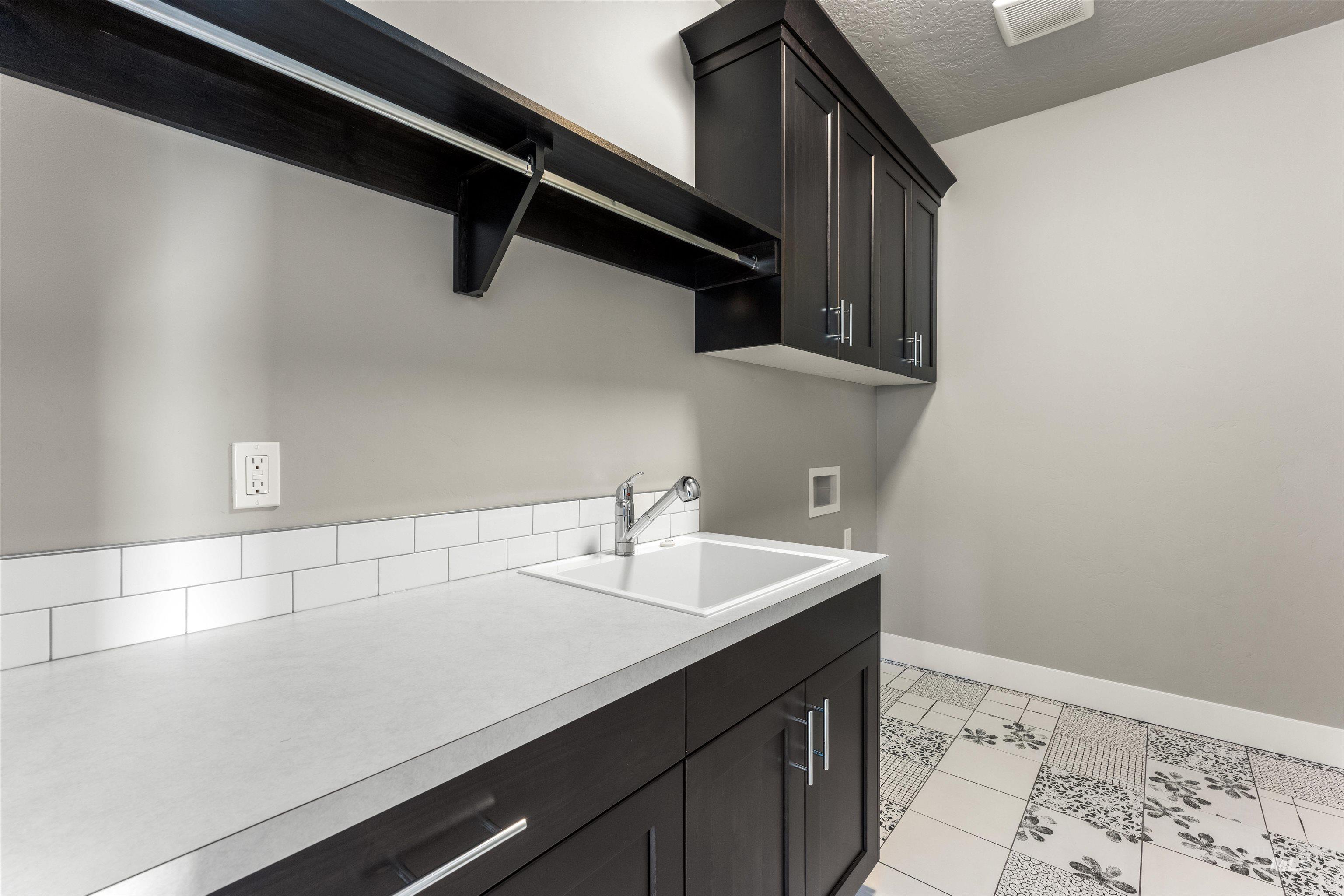 8081 Tandy Cove St Property Photo 41