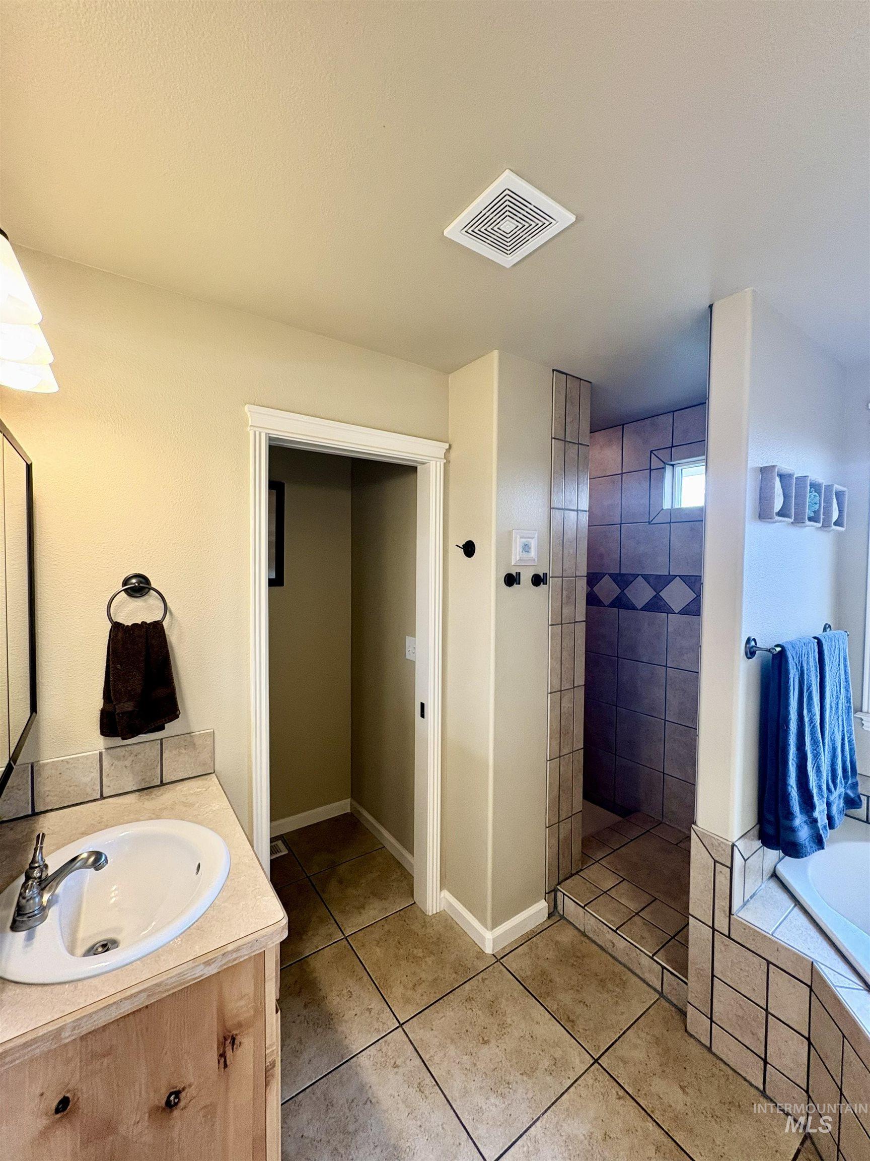 10065 Arabian Drive Property Photo 11