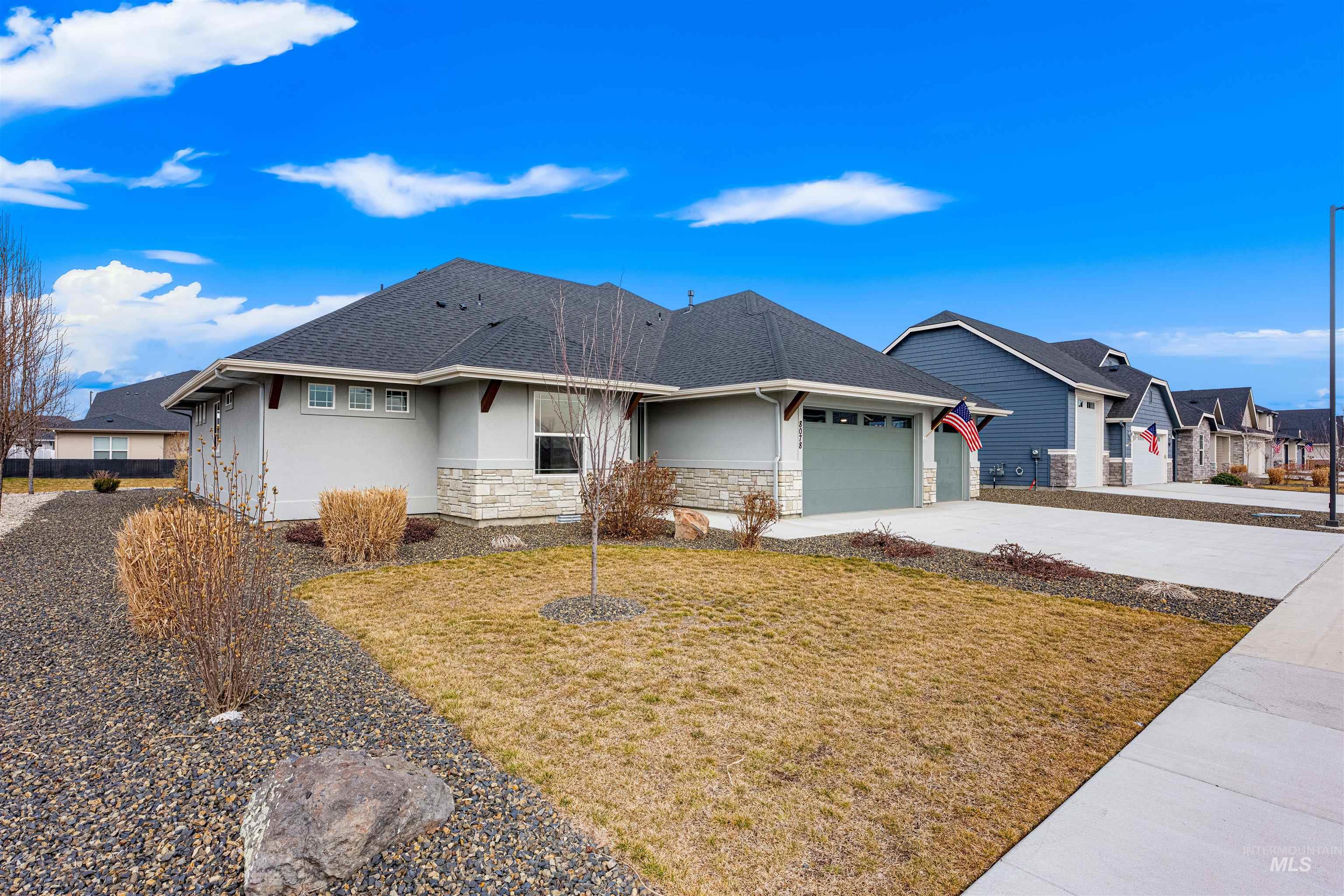 8078 Tandy Cove St Property Photo 3