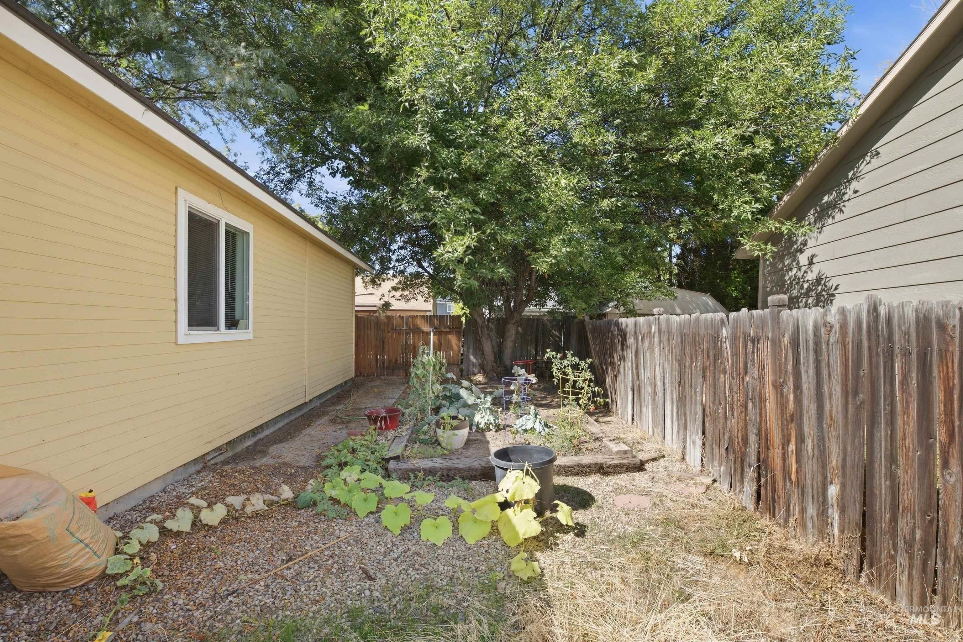 1873 N Tammy Pl Property Photo 21