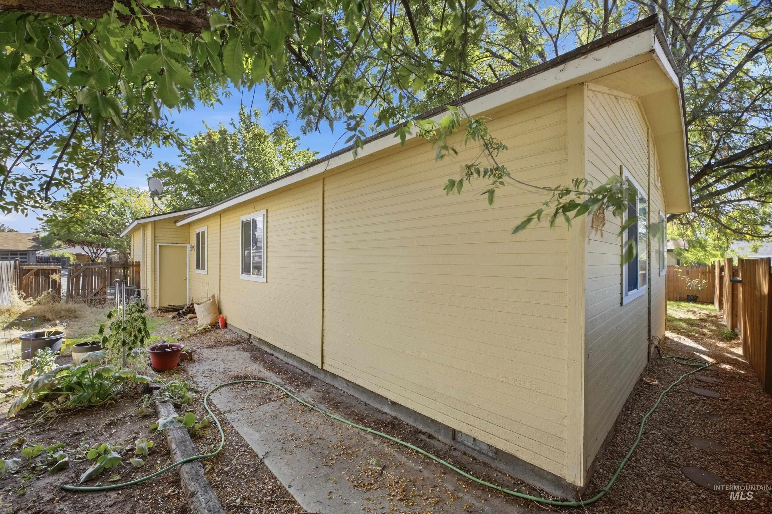 1873 N Tammy Pl Property Photo 22