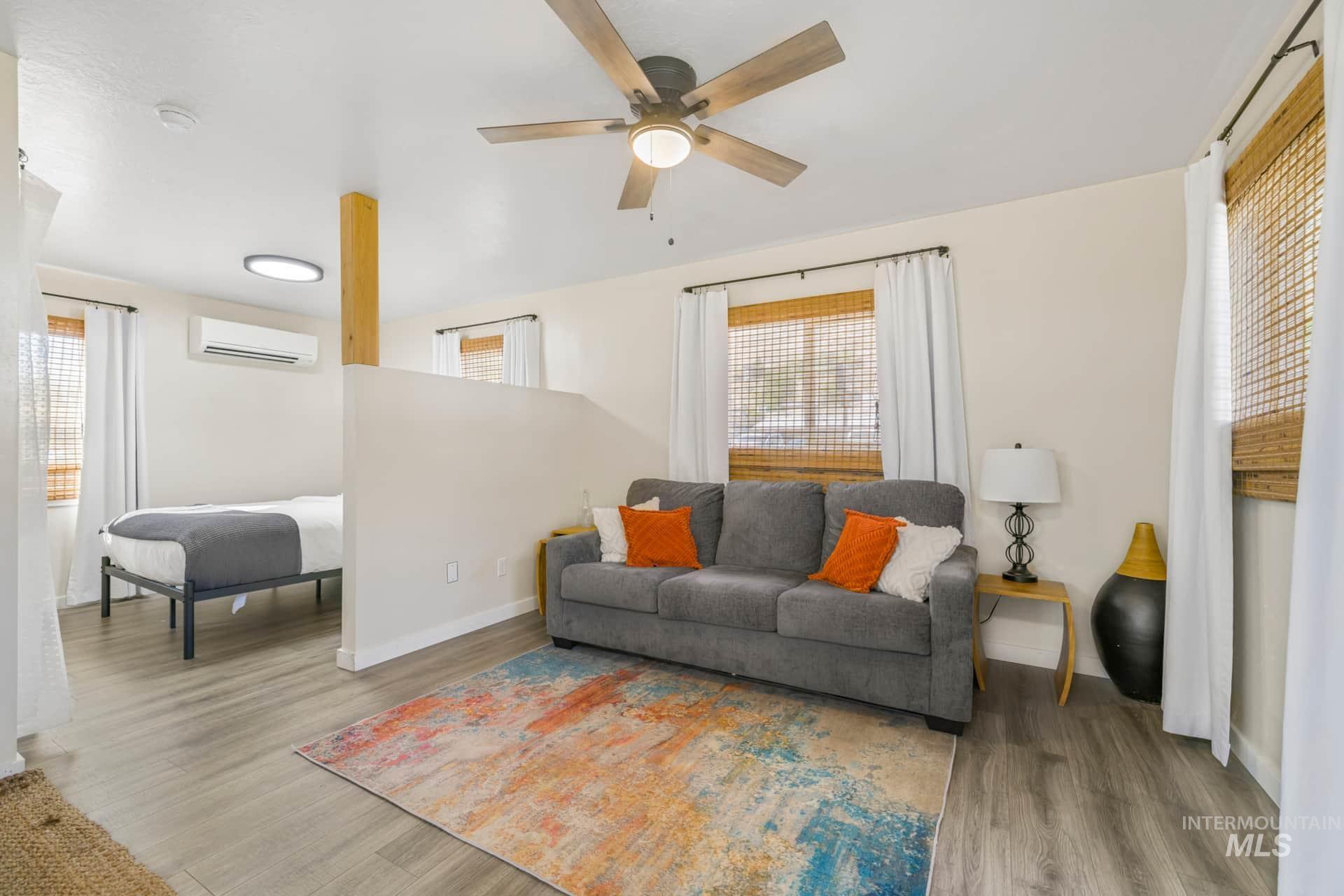 208 S Main Property Photo 2