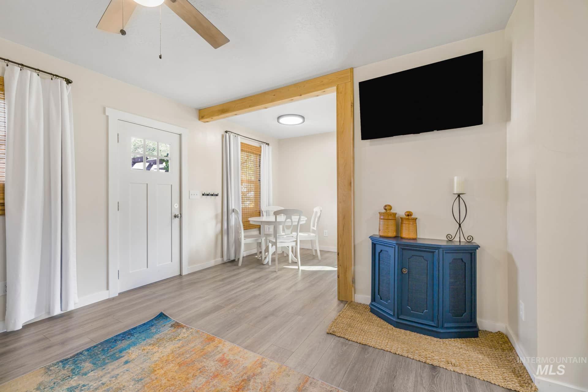208 S Main Property Photo 3