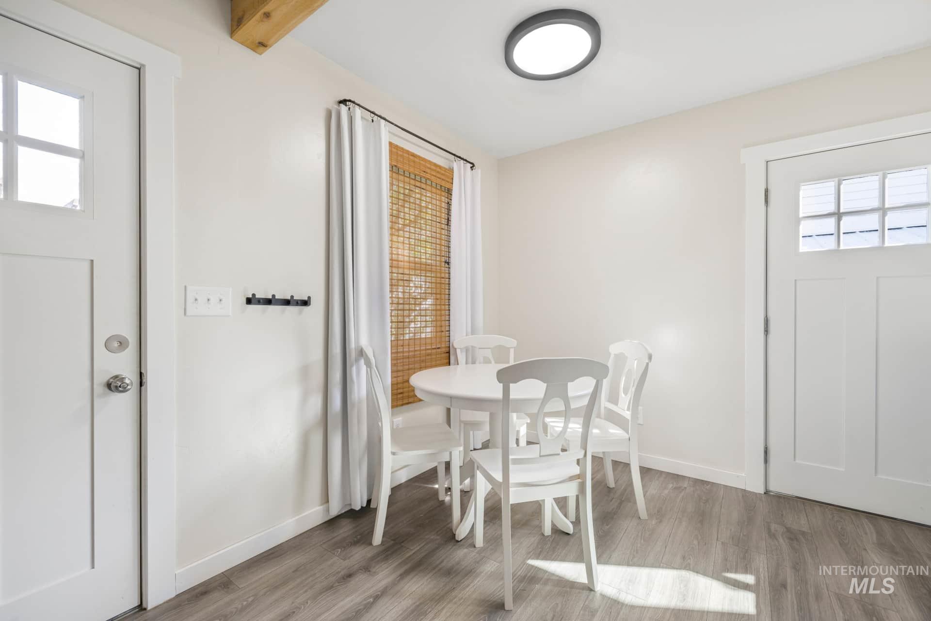 208 S Main Property Photo 5