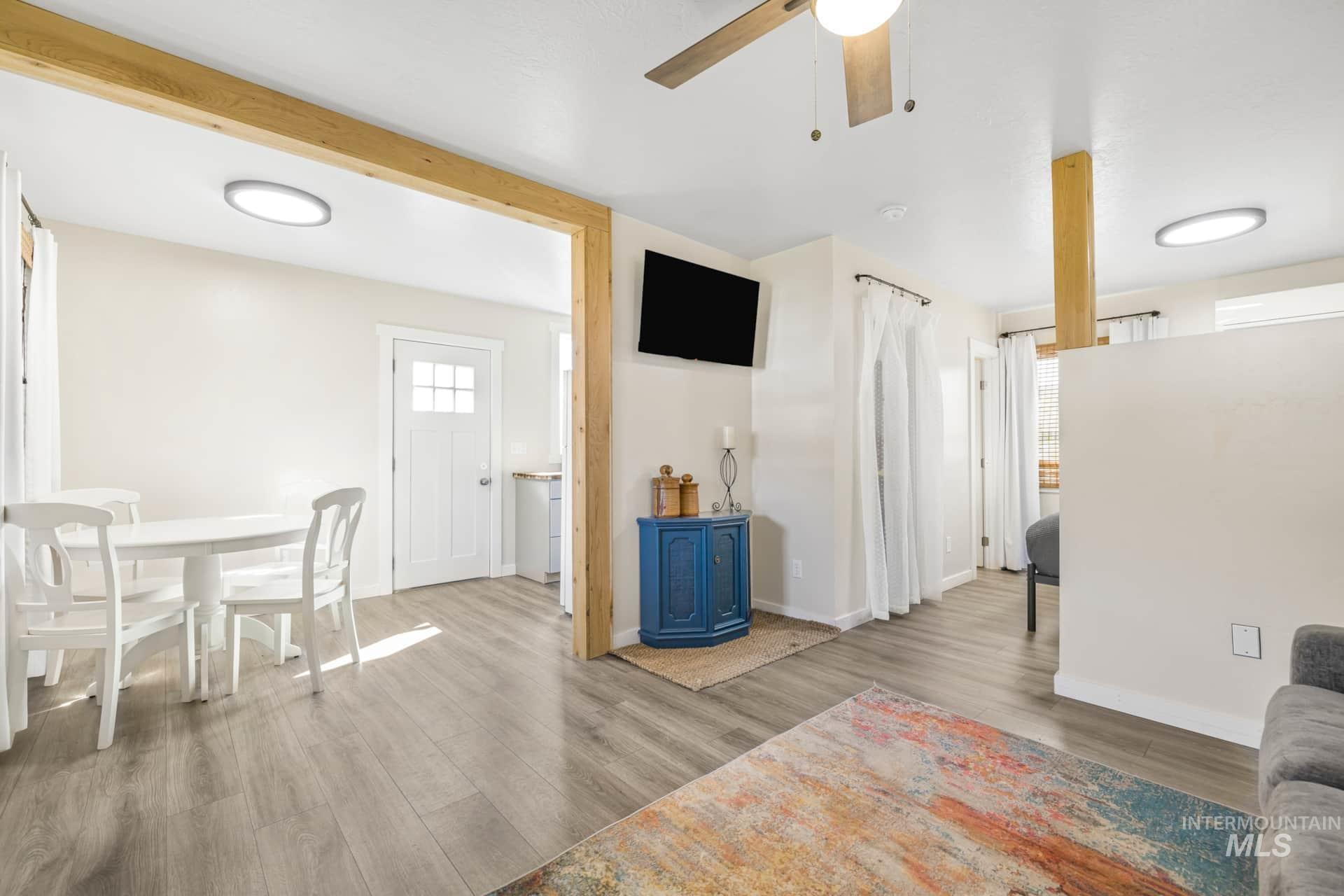208 S Main Property Photo 9