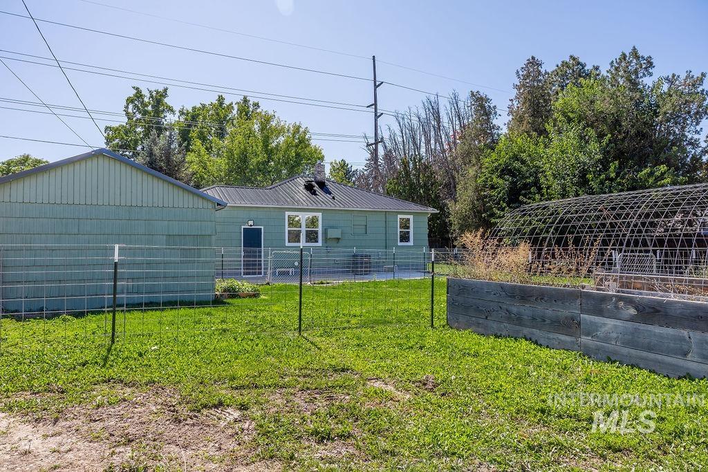 910 W Orchard Ave Property Photo 35