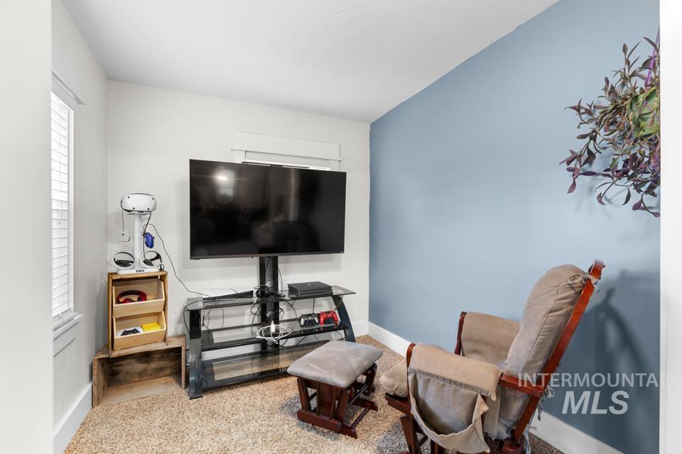 474 Harrison St. W Property Photo 13