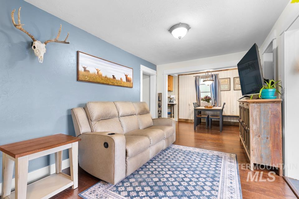 474 Harrison St. W Property Photo 14
