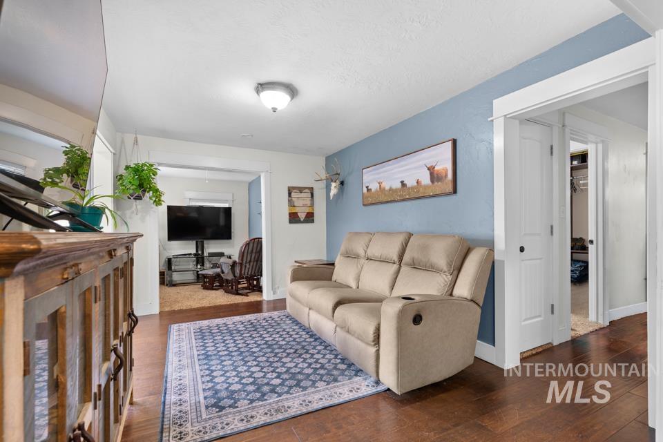 474 Harrison St. W Property Photo 16