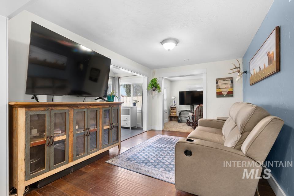 474 Harrison St. W Property Photo 17