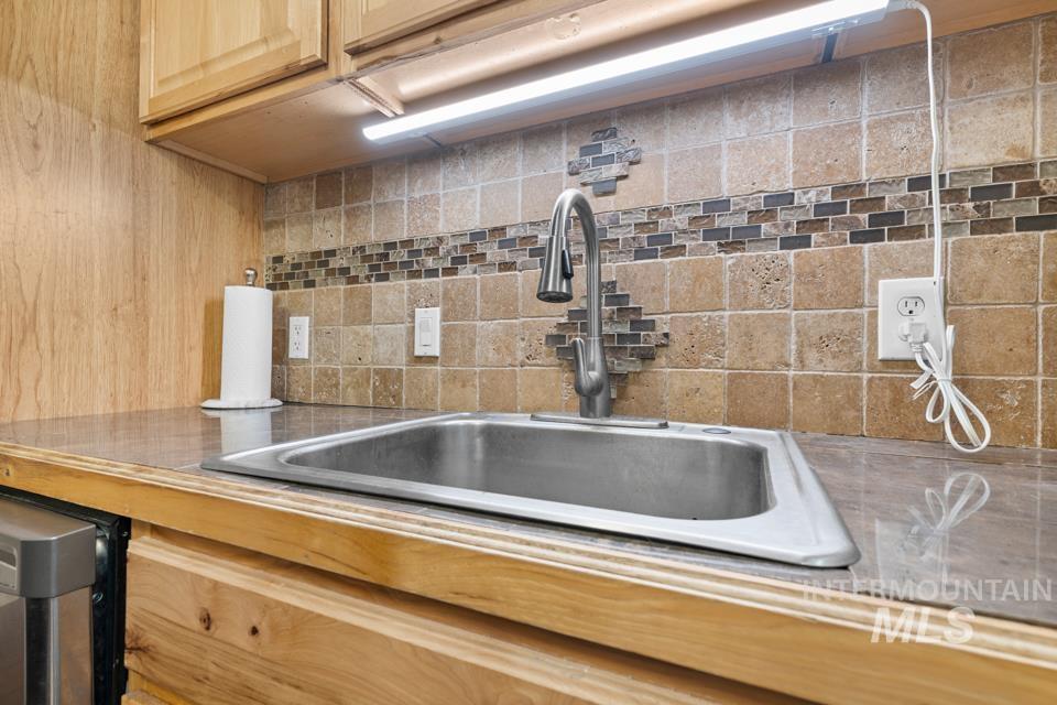 474 Harrison St. W Property Photo 25