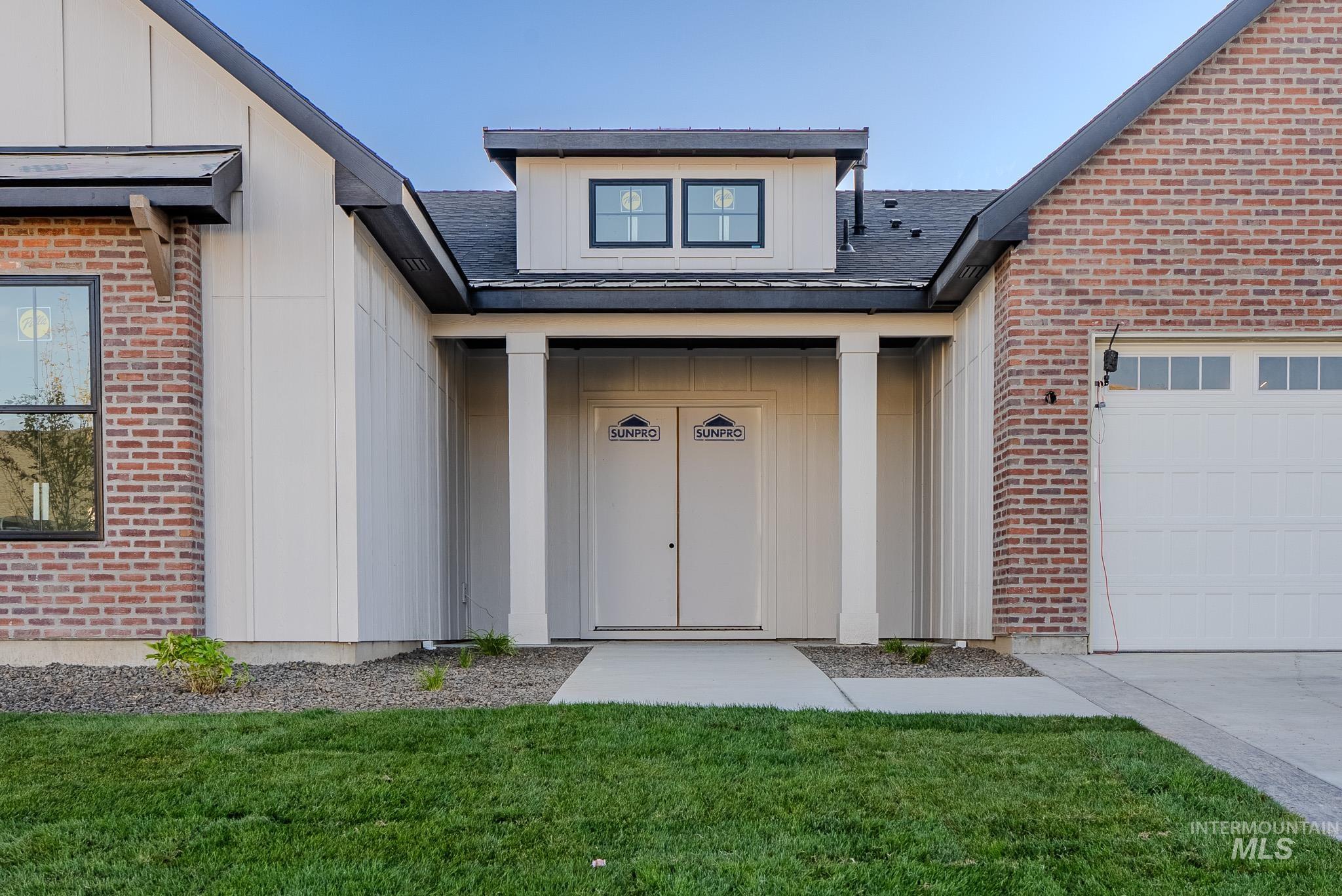 7135 N Firhill Place Property Photo 4