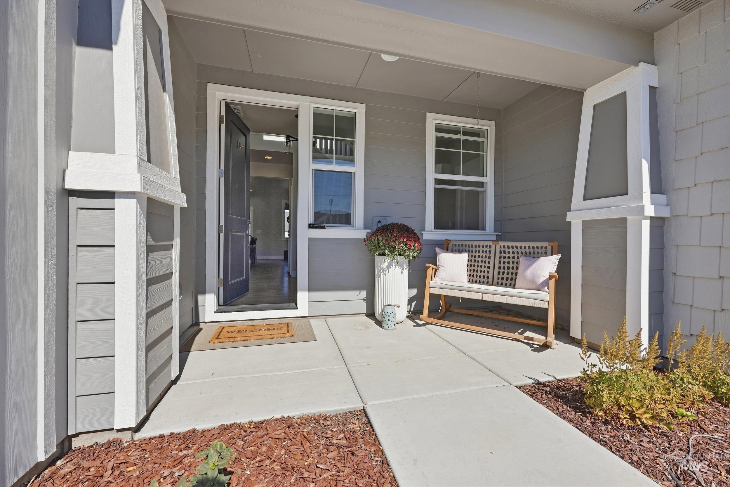 2046 W Concha Street Property Photo 2
