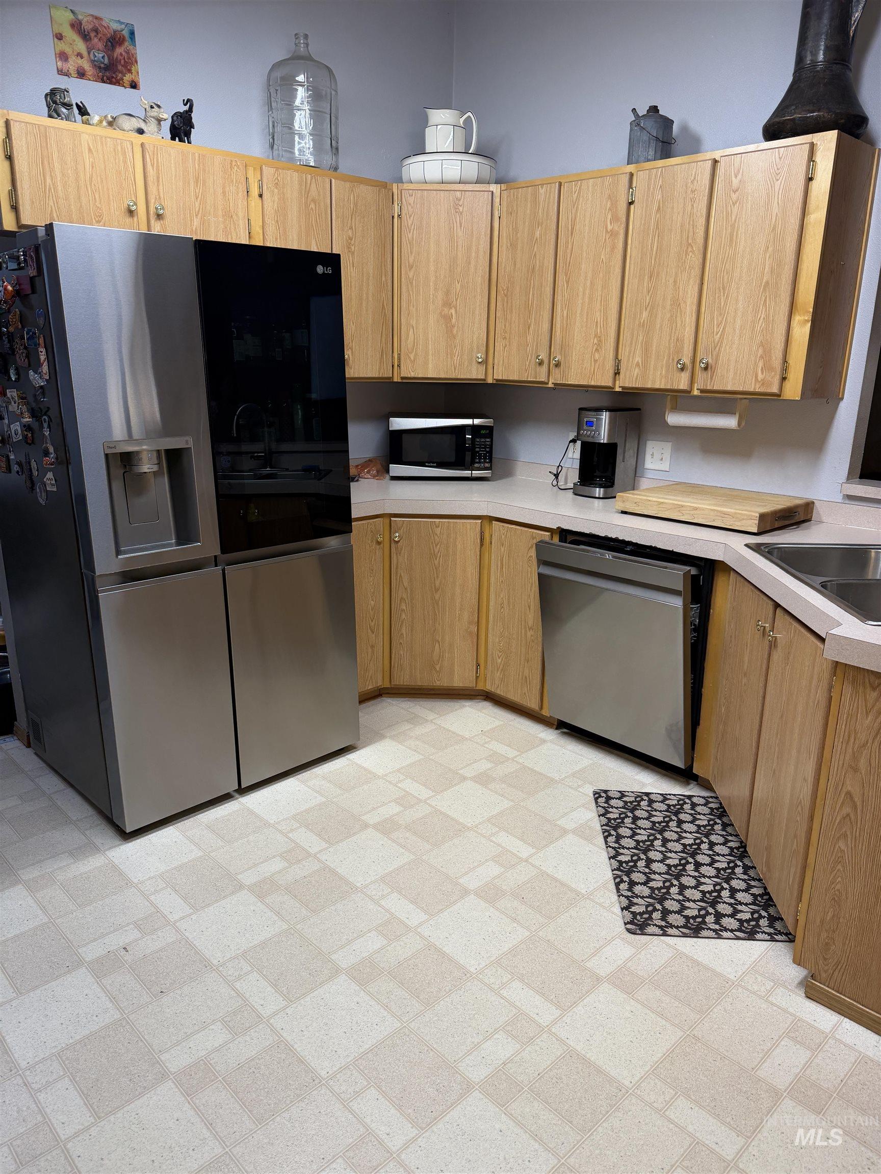 290 West Elmore Avenue Property Photo 5