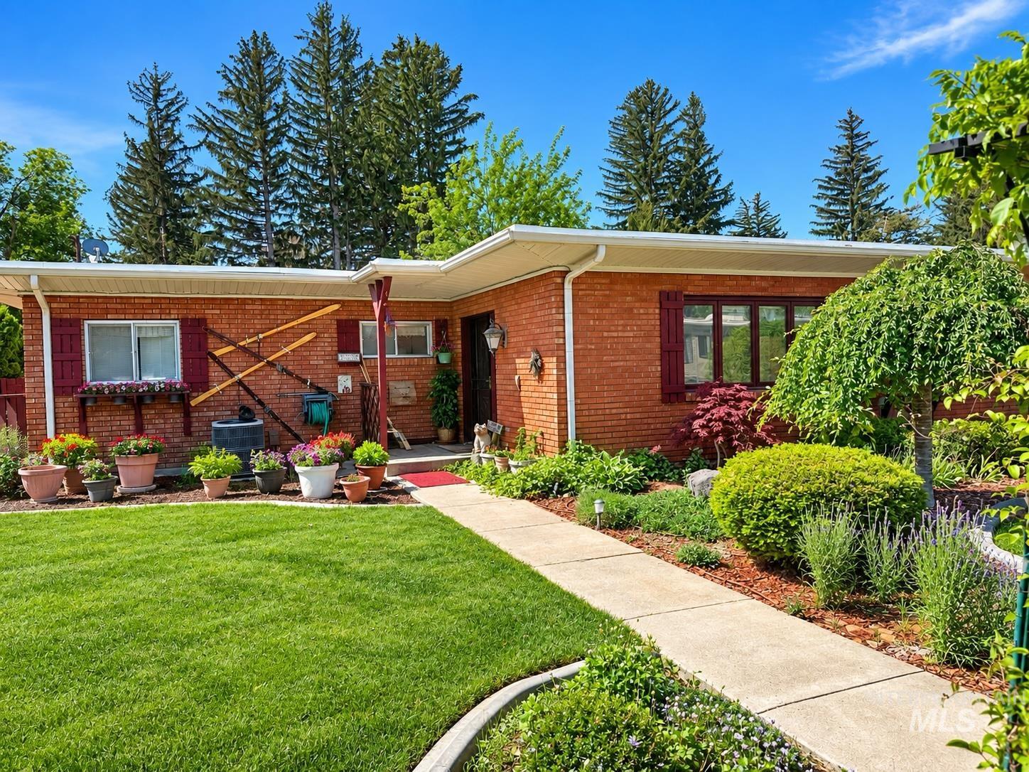 529 14th Street Property Photo 1