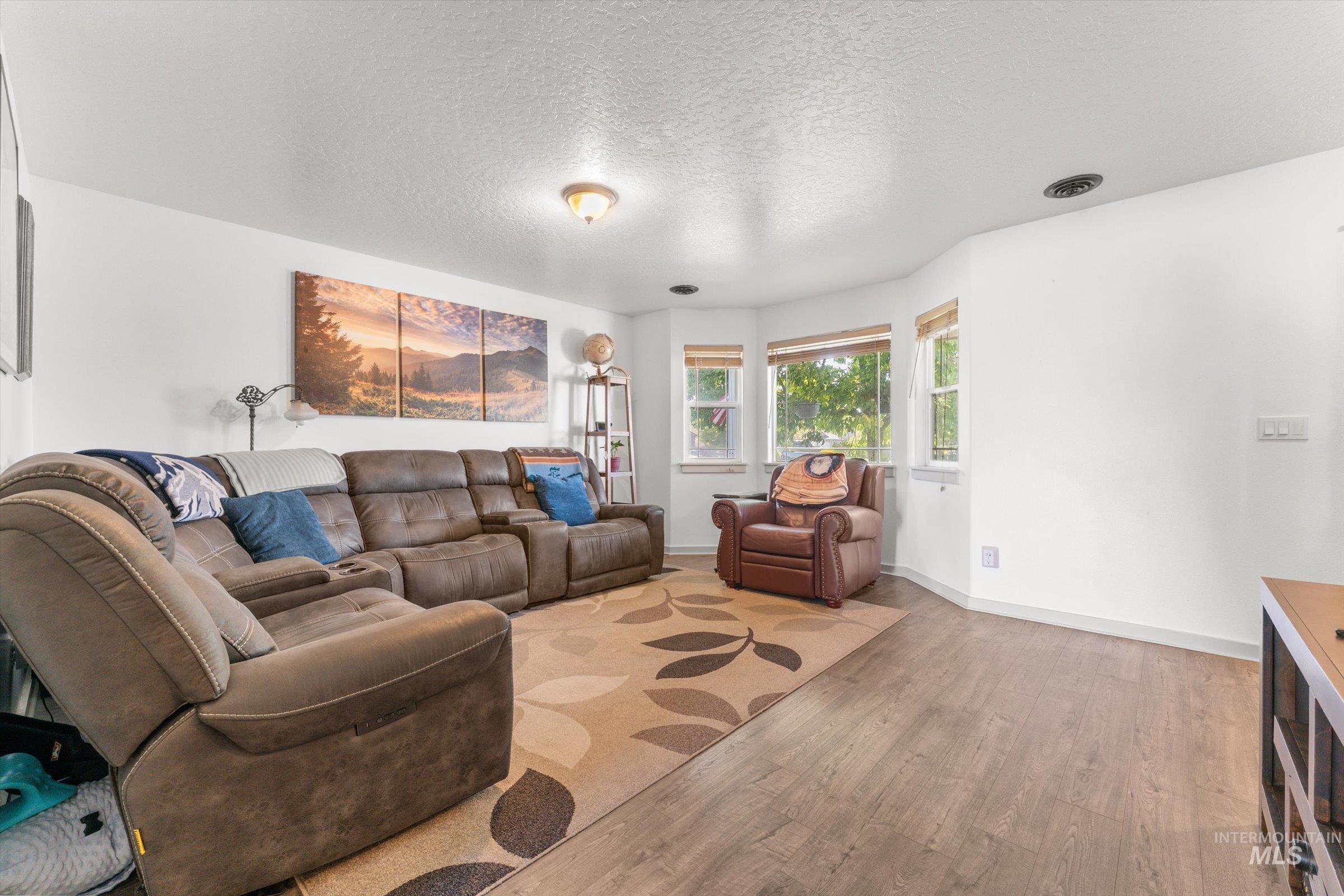10536 Gossamer Ct Property Photo 4
