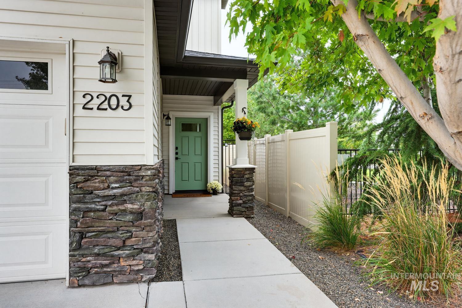 2203 E Ringneck Street Property Photo 2