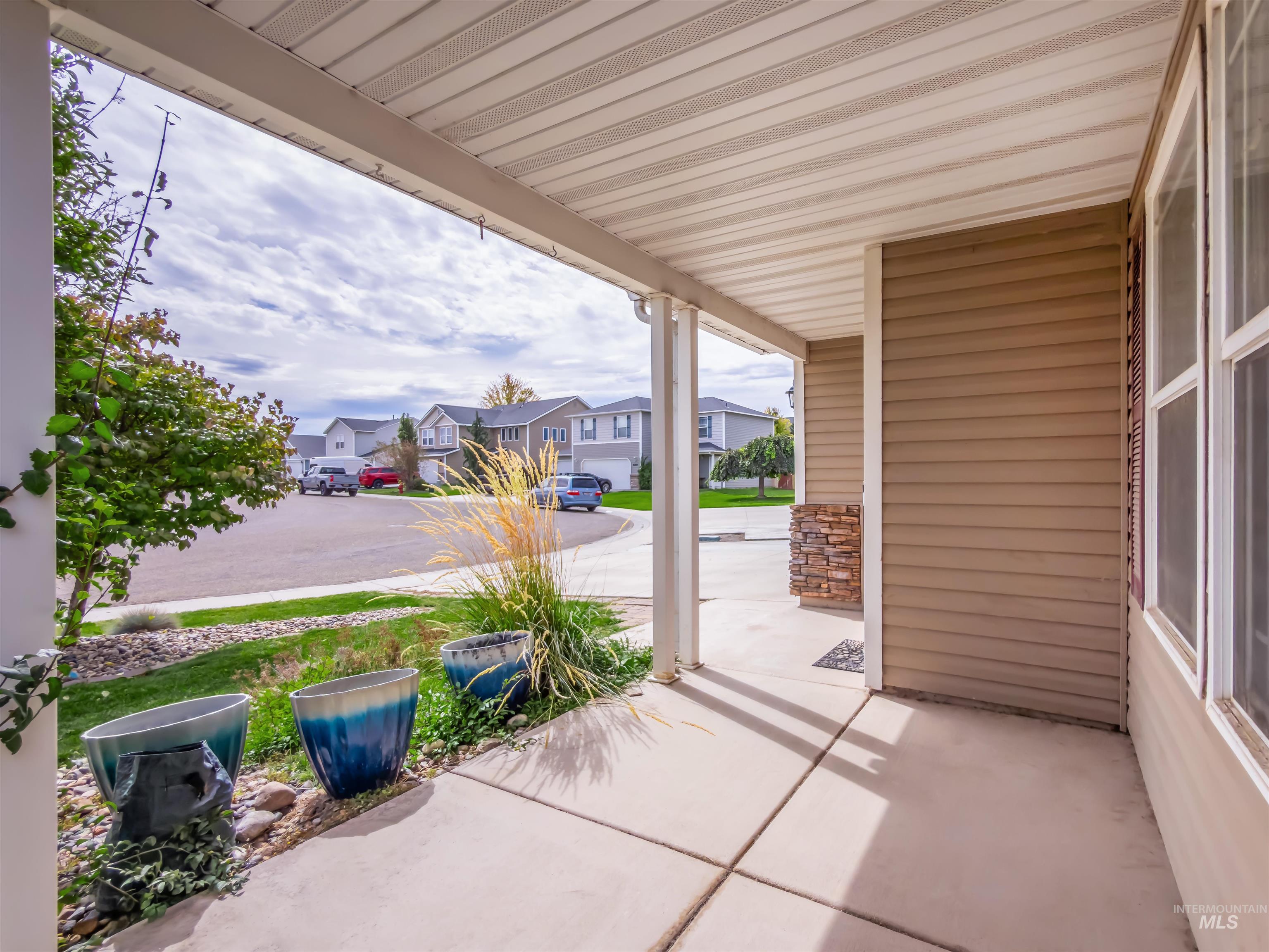 14256 Pearl Pointe Dr Property Photo 2