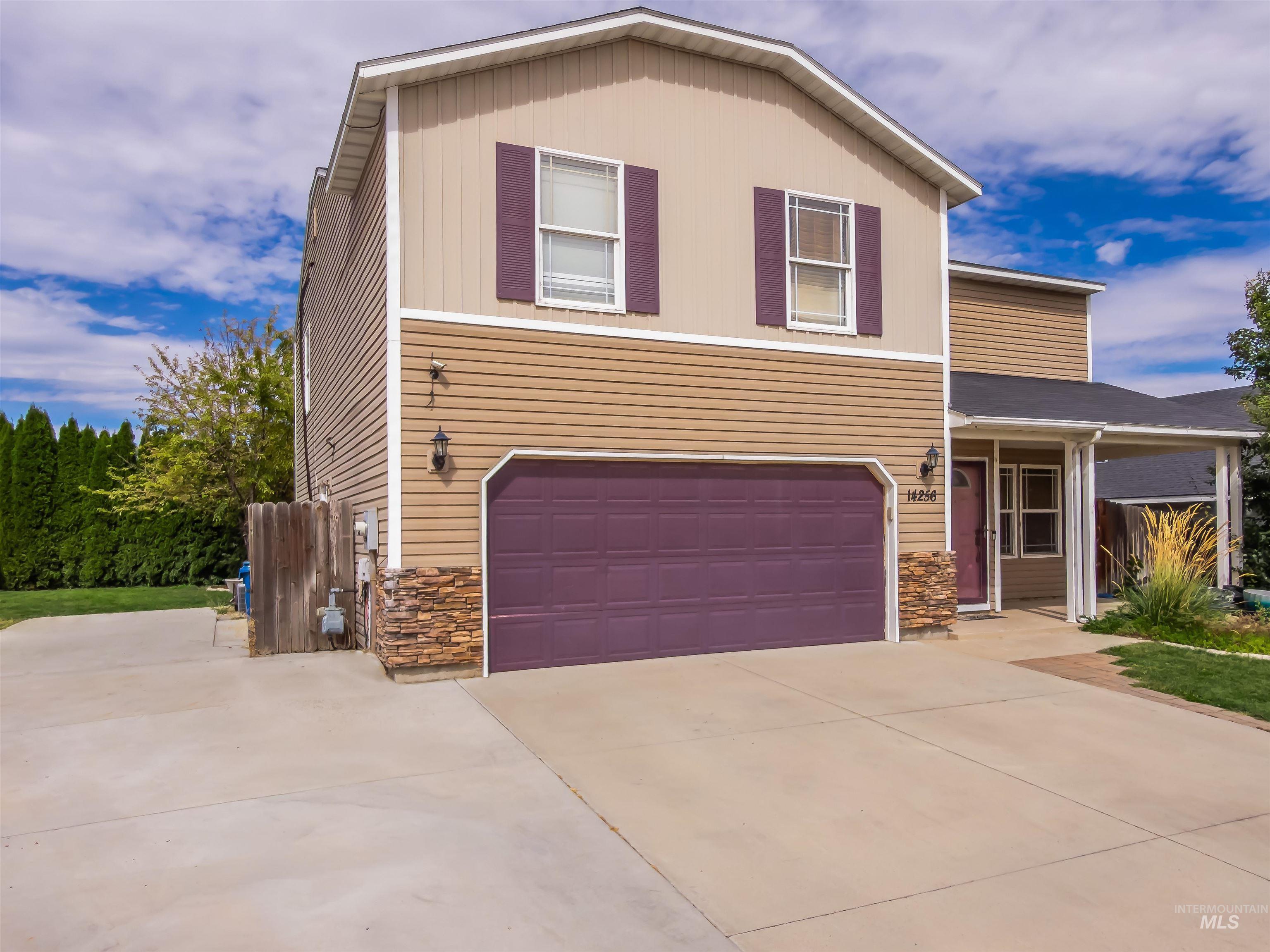 14256 Pearl Pointe Dr Property Photo 3