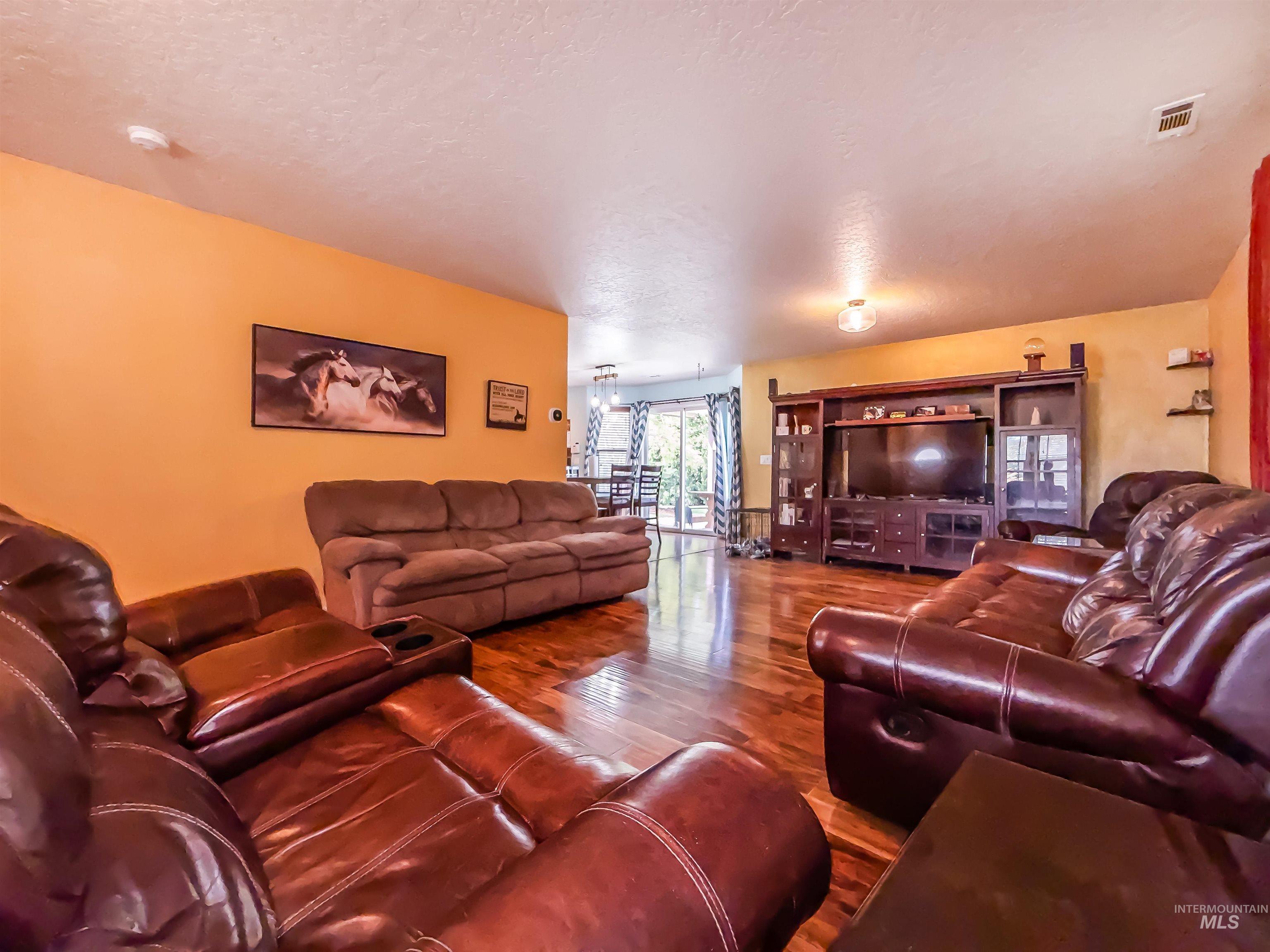 14256 Pearl Pointe Dr Property Photo 5