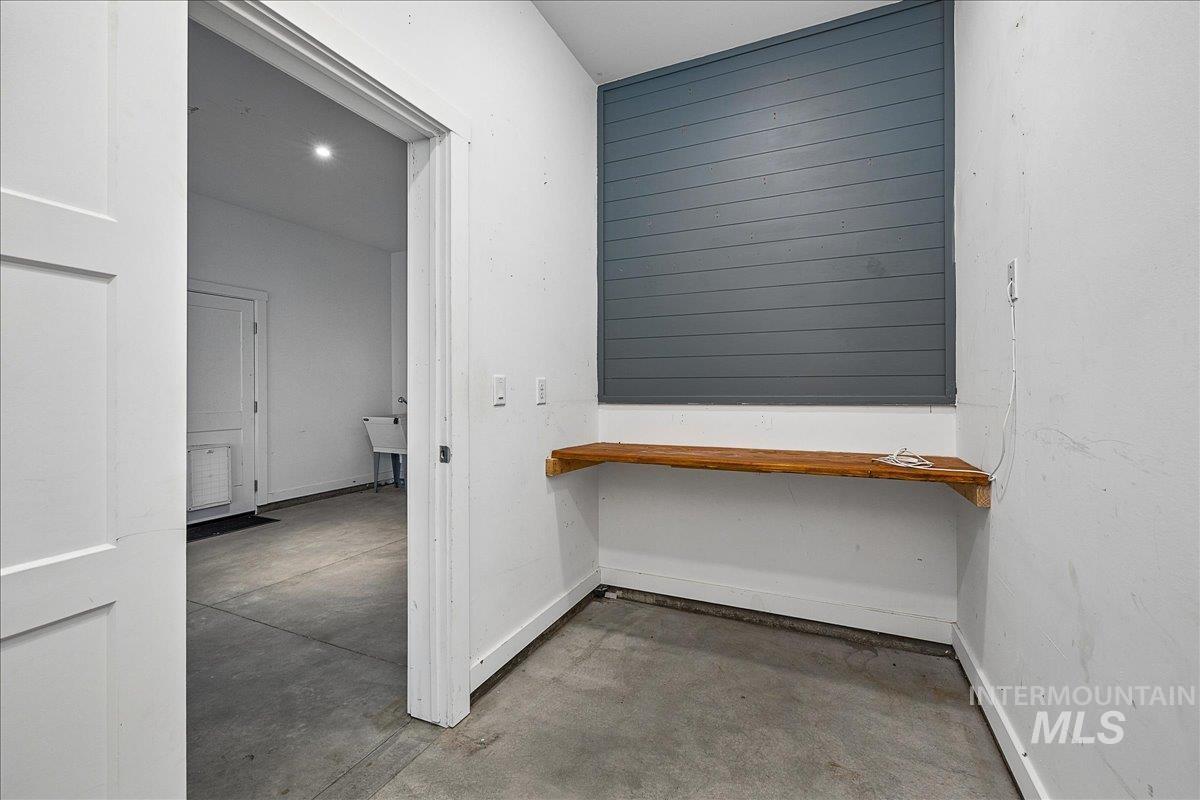 5693 W Pulaski St. Property Photo 30