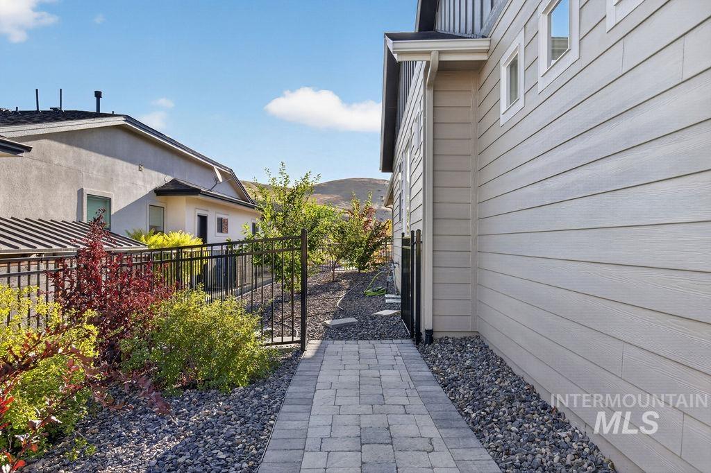 17949 N Yetholm Pl Property Photo 45